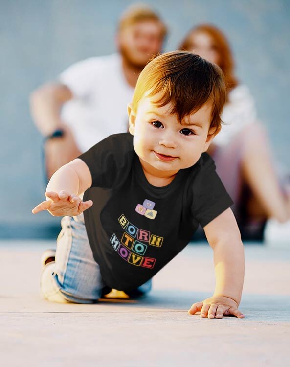 BORN-to-MOVE_Baby-T-Shirt-Crawling.jpg
