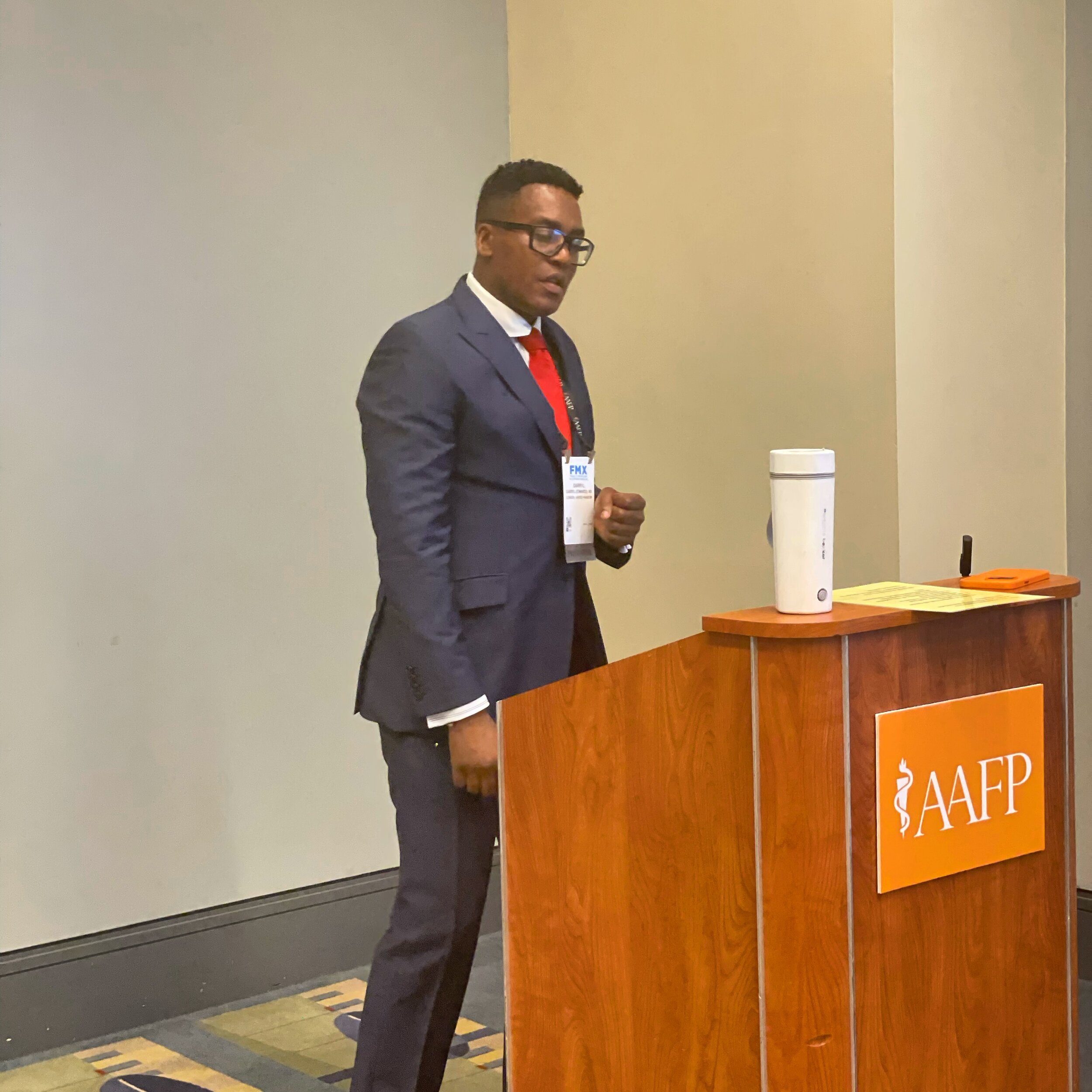 Sometimes it&rsquo;s all about the suit and tie!

American Academy of Family Physicians (AAFP)

#publicspeaking #movementismedicine #activeplay #primalplaymethod #darryledwards #throwbackthursday