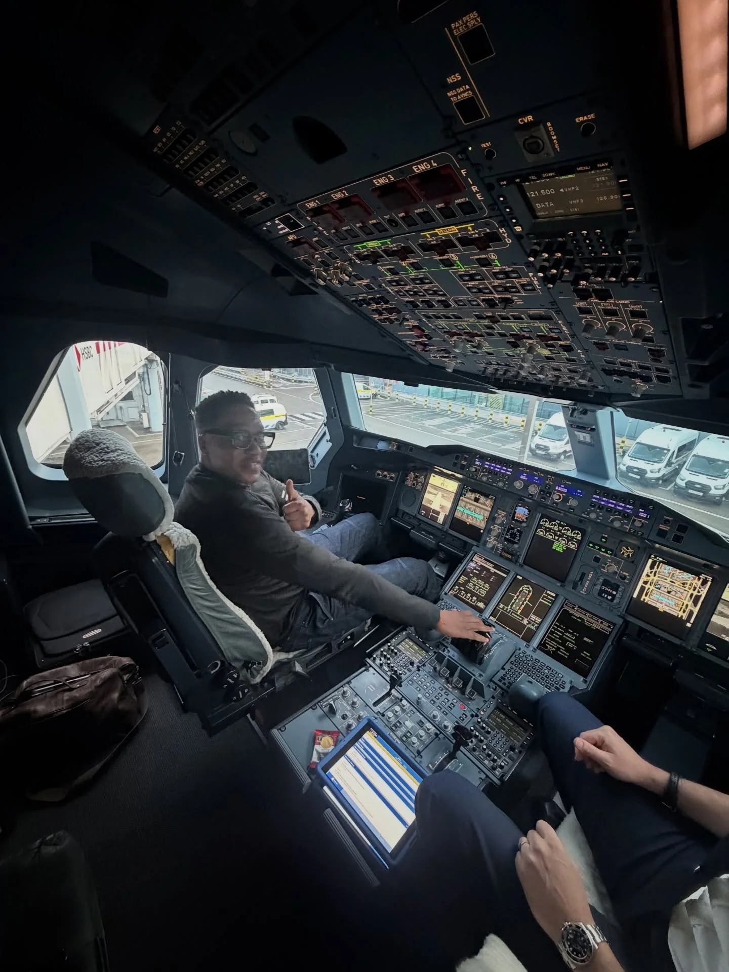 This is the first best window seat. 💺

From here you feel how much preparation hides behind a smooth arrival. Hours of practice. Thousands of small decisions. Constant awareness. Then a gentle touch down that looks effortless.

Most people see the l