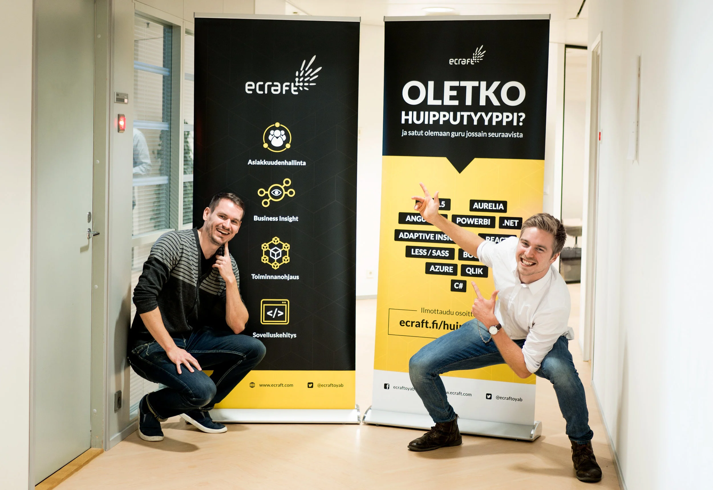 UX-arkkitehti Petteri ja Art Director Juho rekryävät TalentIT -messuilla tiimiinsä uusia kavereita. Haussa niin BI-konsultteja kuin devaajia. 