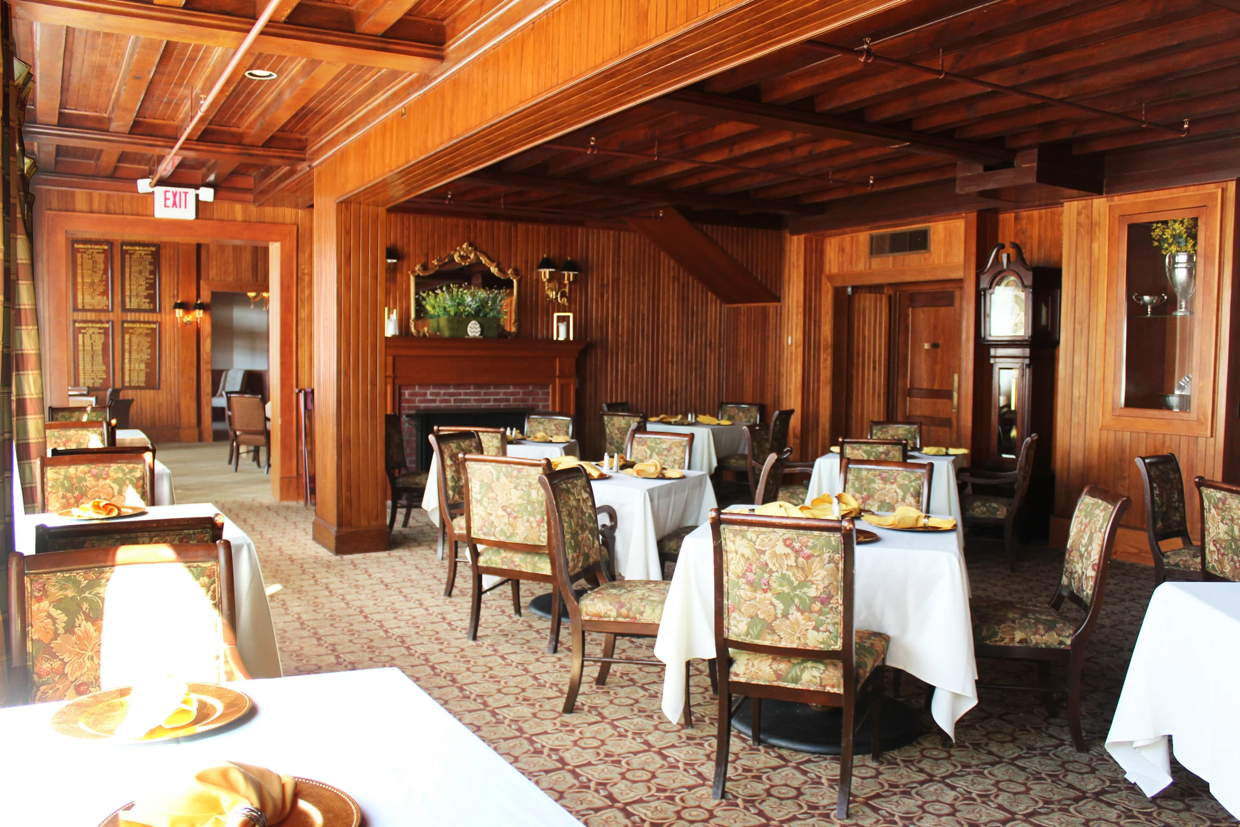 06 Interior - Dining Area.jpg