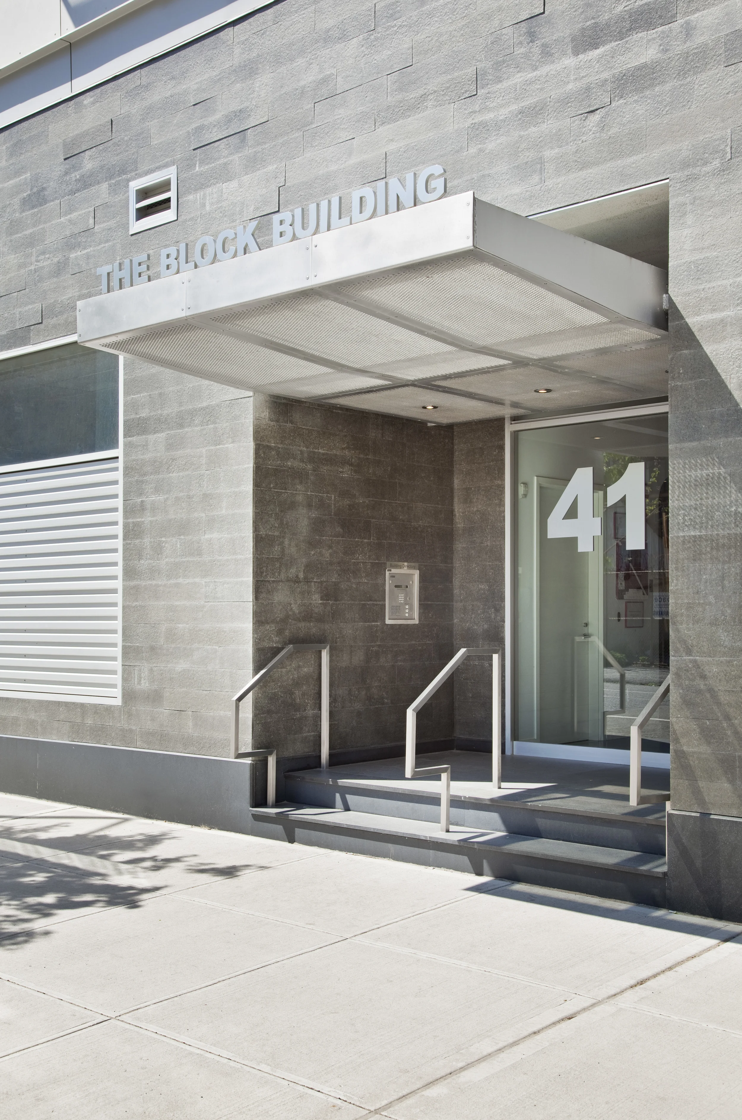 blkbldg_0502.jpg