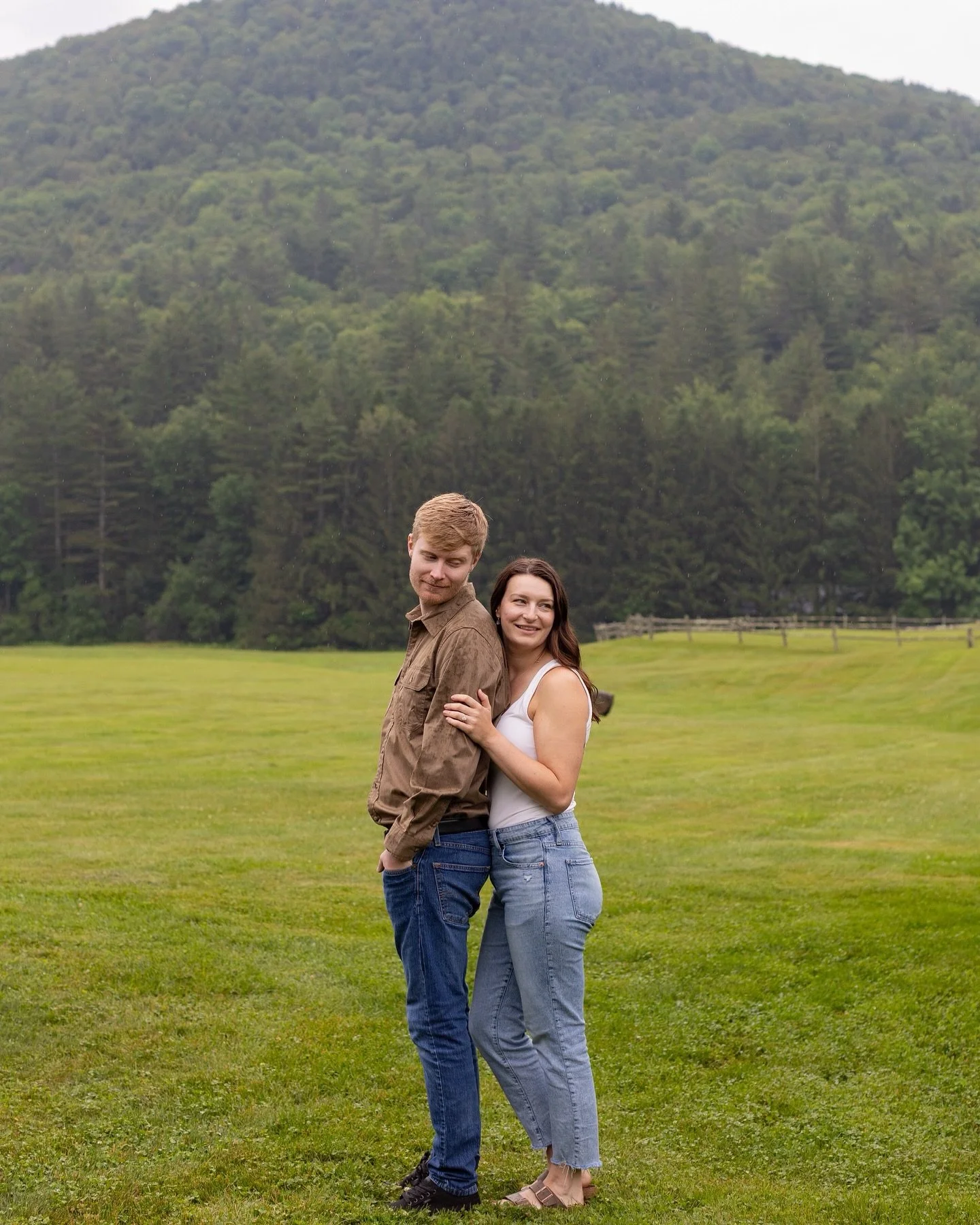 Samantha @samanthalacz and @austincarroll695 said they were awkward in all photos. Believe me when I tell you that at least 75% of people tell me this before we work together. Now, look through these photos and tell me what you see. Sam and Austin co