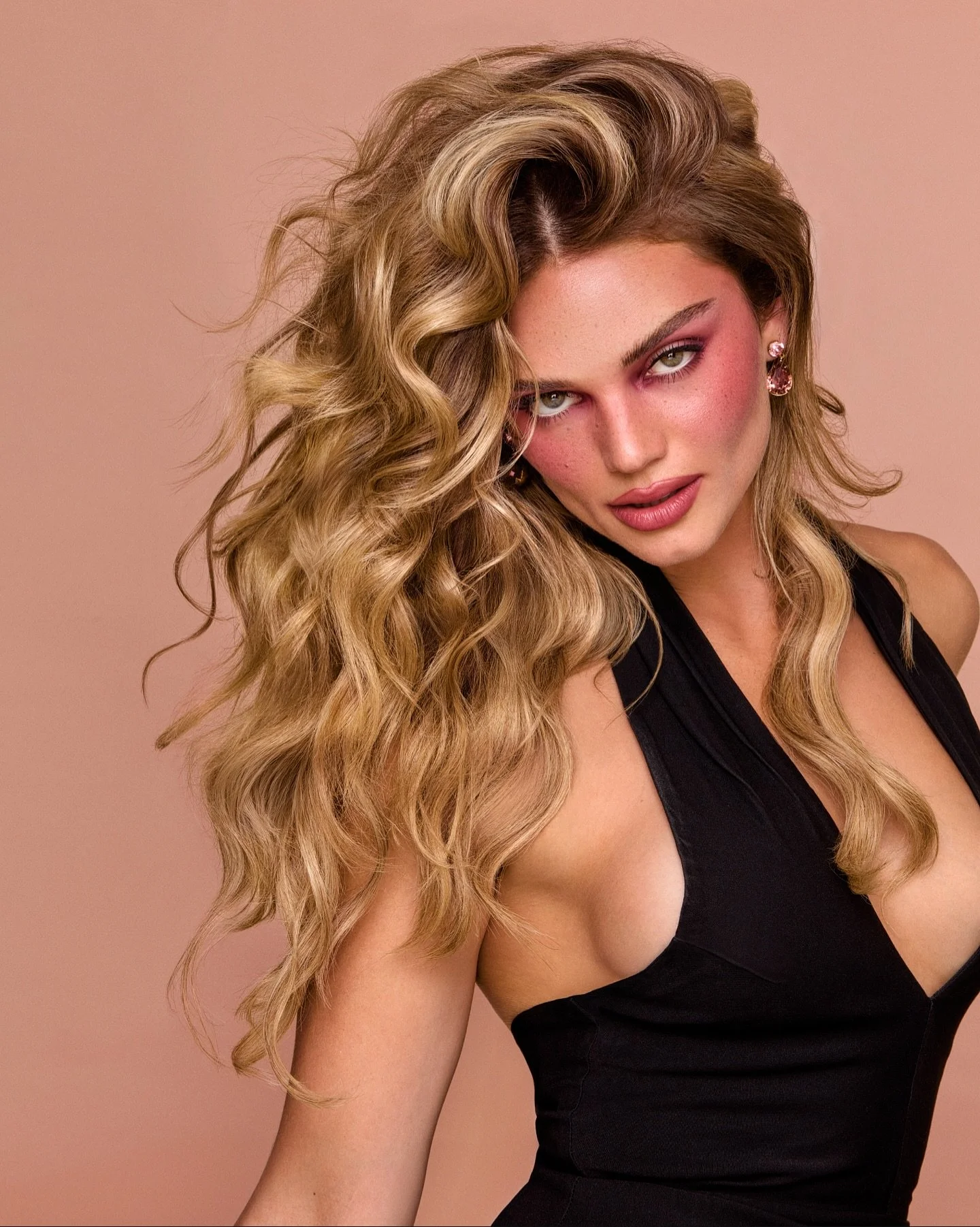 🌸🌸🌸
#MODEL @savannaleighjames 
#MUA @nikki_makeup 
#HAIR @willisgalbraithhair 
#PHOTOGRAPHER & #RETOUCH  @sarahbrownphoto
#beautyphotography #studiophotography #macrobeauty #beauty #londonphotographer #beautyeditorial #profoto #canon #phaseone