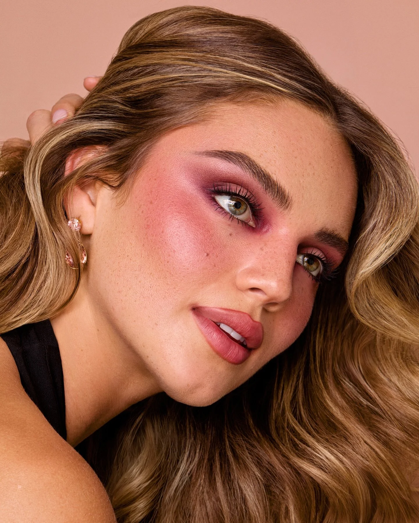 🎀🎀🎀
#MODEL @savannaleighjames 
#MUA @nikki_makeup 
#HAIR @willisgalbraithhair 
#PHOTOGRAPHER & #RETOUCH  @sarahbrownphoto
#beautyphotography #studiophotography #macrobeauty #beauty #londonphotographer #beautyeditorial #profoto #canon #phaseone