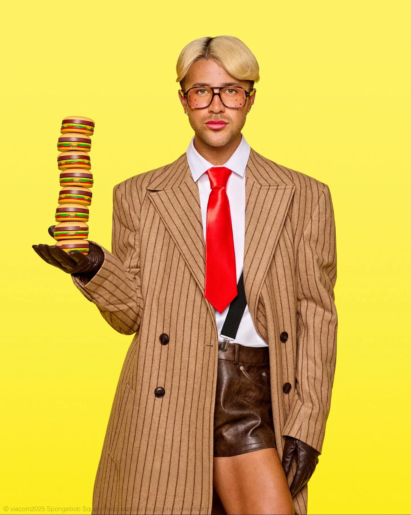 @madebymitchell X @spongebob !! 🧽👔

#MODEL @mmmmitchell 
#MUA @mmmmitchell 
#HAIR @antonthomashair 
#CreativeDirection @mmmmitchell 

&copy; viacom2025 Spongebob SquarePants created by Stephen Hillenb