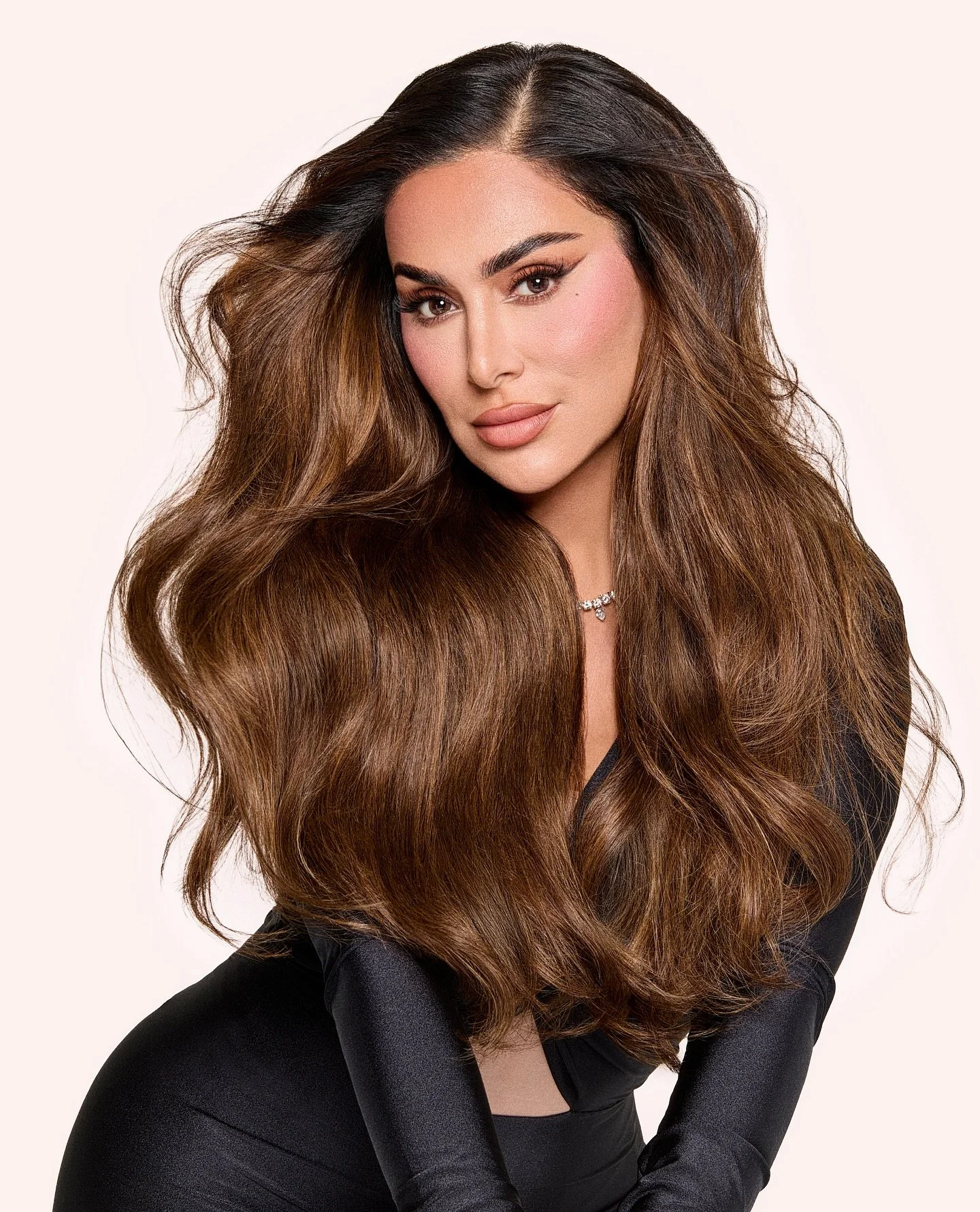 @huda for @beauty_worksonline 🤍🖤

So honoured to work with you @huda !!
 
#MUA @hudabeauty 
#HAIR @domseeley
#STYLIST @jihaeyundesign 
#PHOTOGRAPHER @sarahbrownphoto