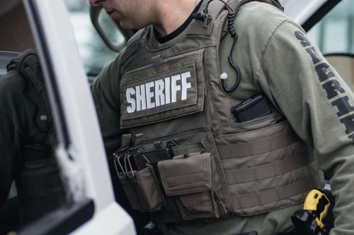 sheriff w:body armor.jpg