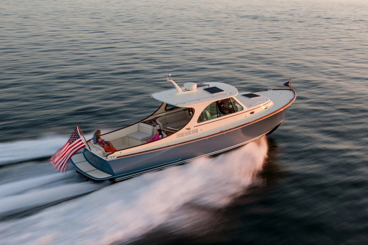Hinckley-Yachts-Picnic-Boat-34-3.jpg