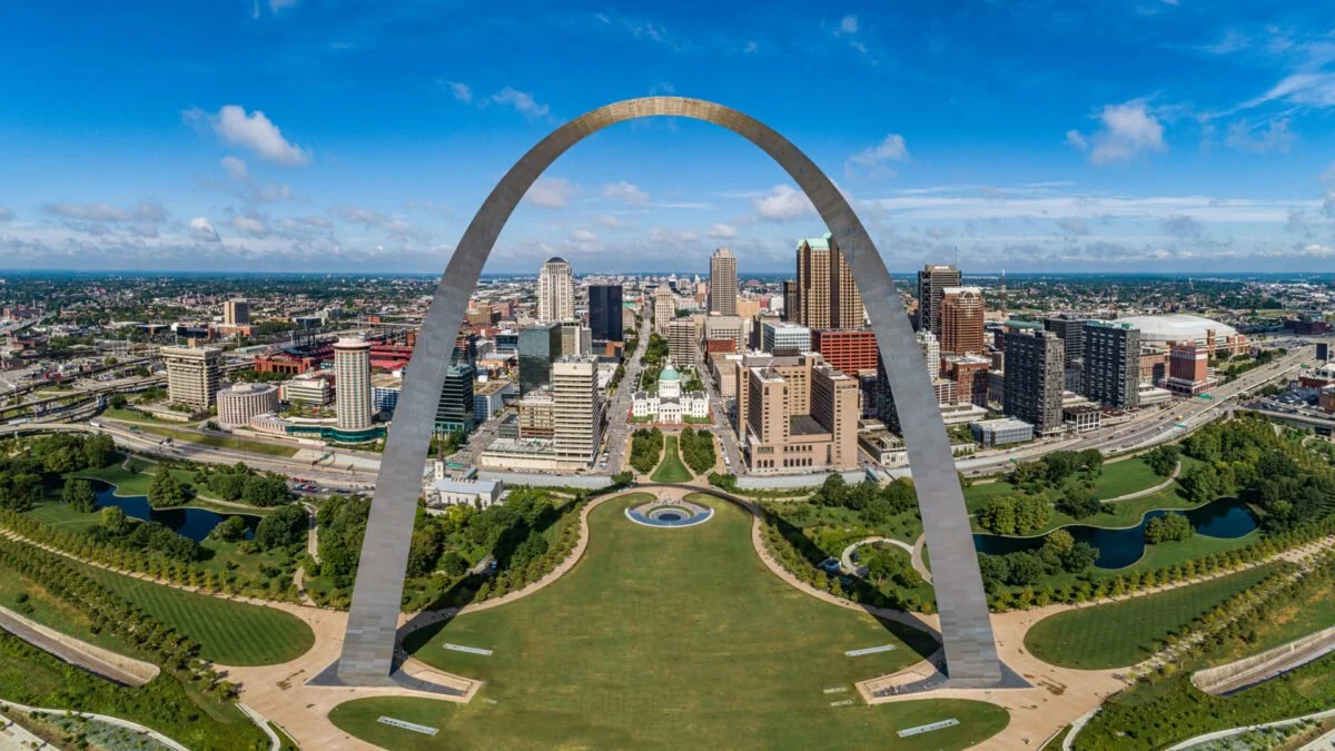 The-Gateway-Arch-and-St.-Louis-Skyline-1200x675.jpg