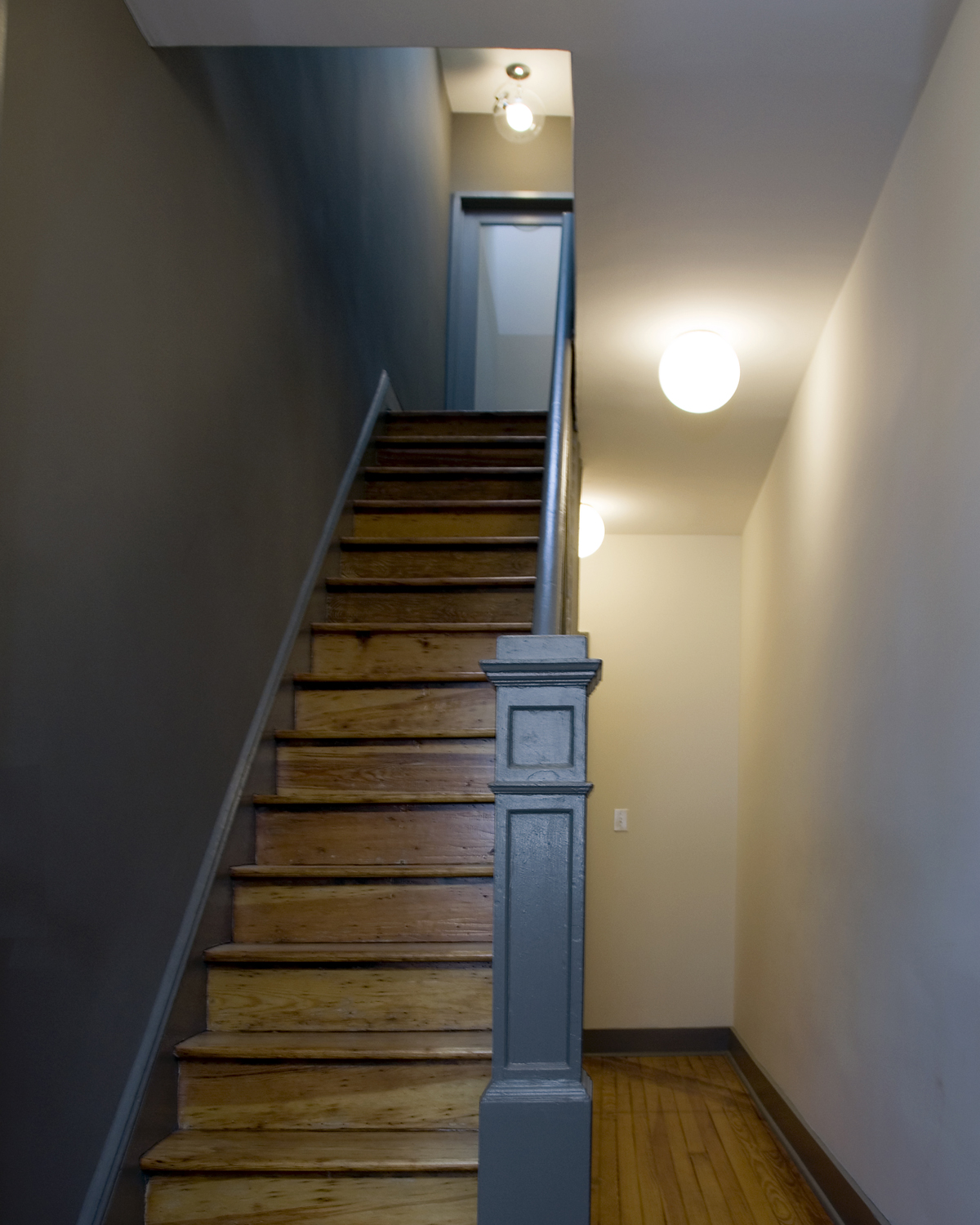 01_DK_Entry-Stair.jpg