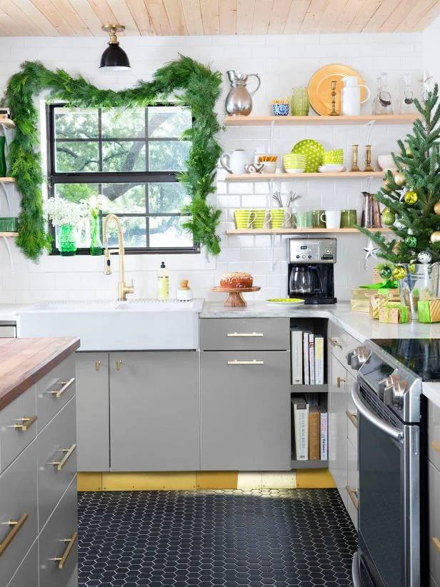 RX-HGMAG036_Kitchen-Dime-127-a-3x4.jpg.rend.hgtvcom.616.822.jpeg