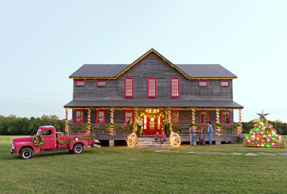 winter-wonderland-christmas-farmhouse-1217.png