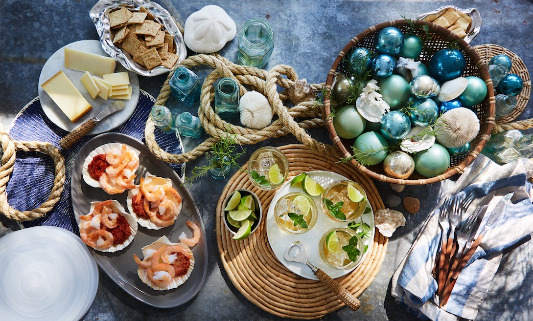 SavMag_Holiday_001.jpg