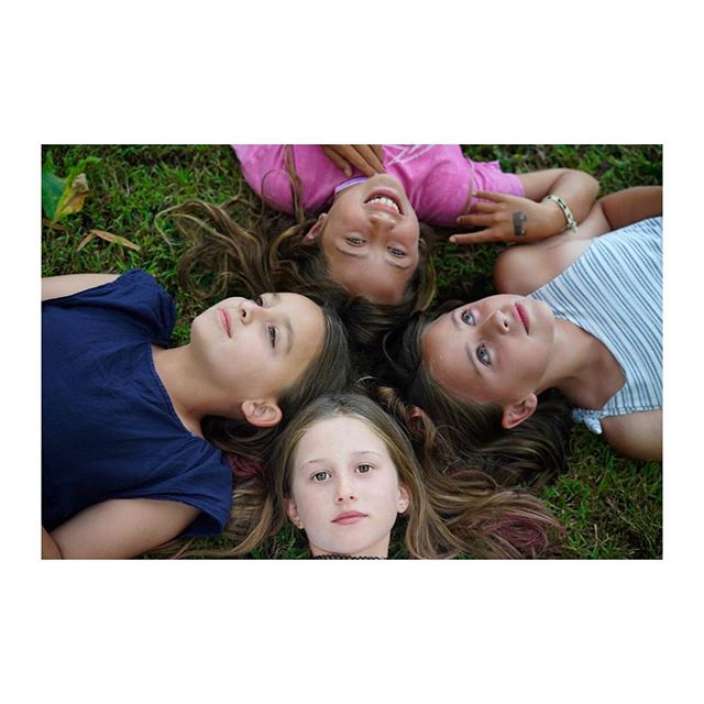 And then we closed our eyes and made a wish. 💖💫
#girlgang #dreamersclub #foreversummer
🌼
🌝
🌟
🍋
💛 
#magicalgirls #daysofsummer 
#saturdaze #colorphotography #instaportrait #sonyalpha #photobyme