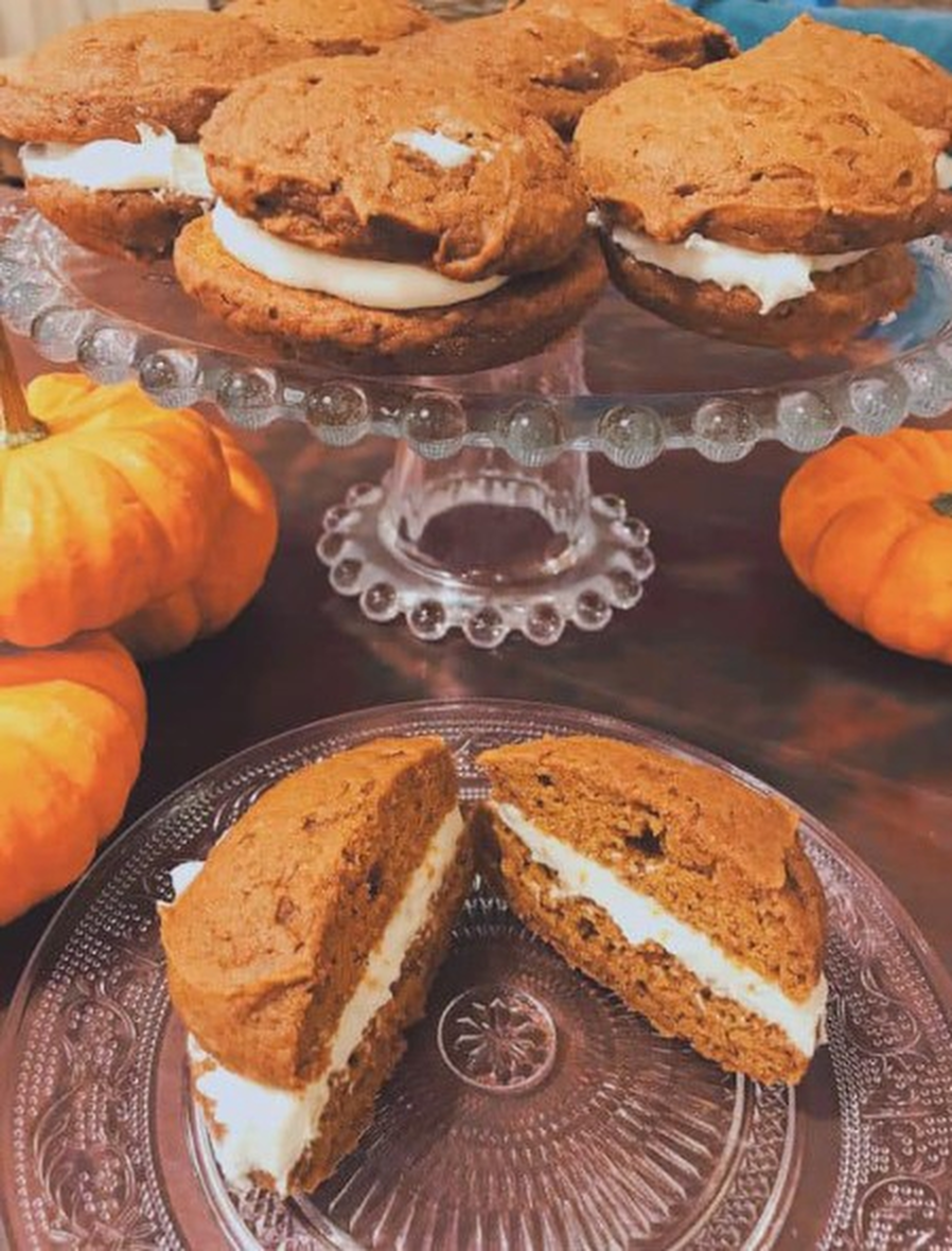 Pumpkin Whoopie Pies With Maple Cream Cheese Filling