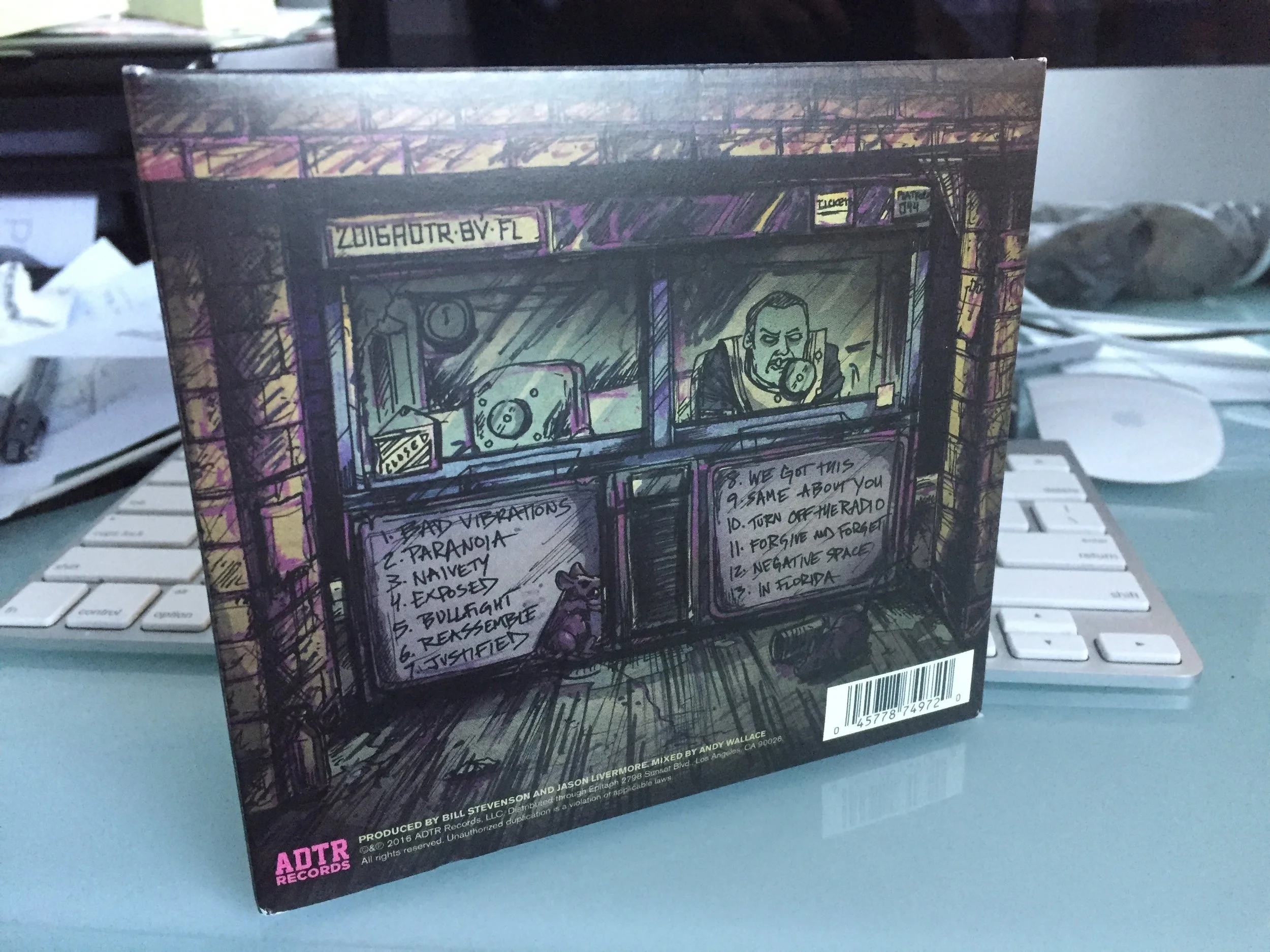 Displayed above, is the final Deluxe traycard artwork.