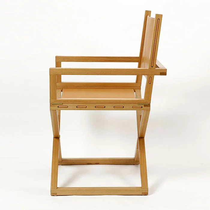 directors_chair_blonde_03.jpg