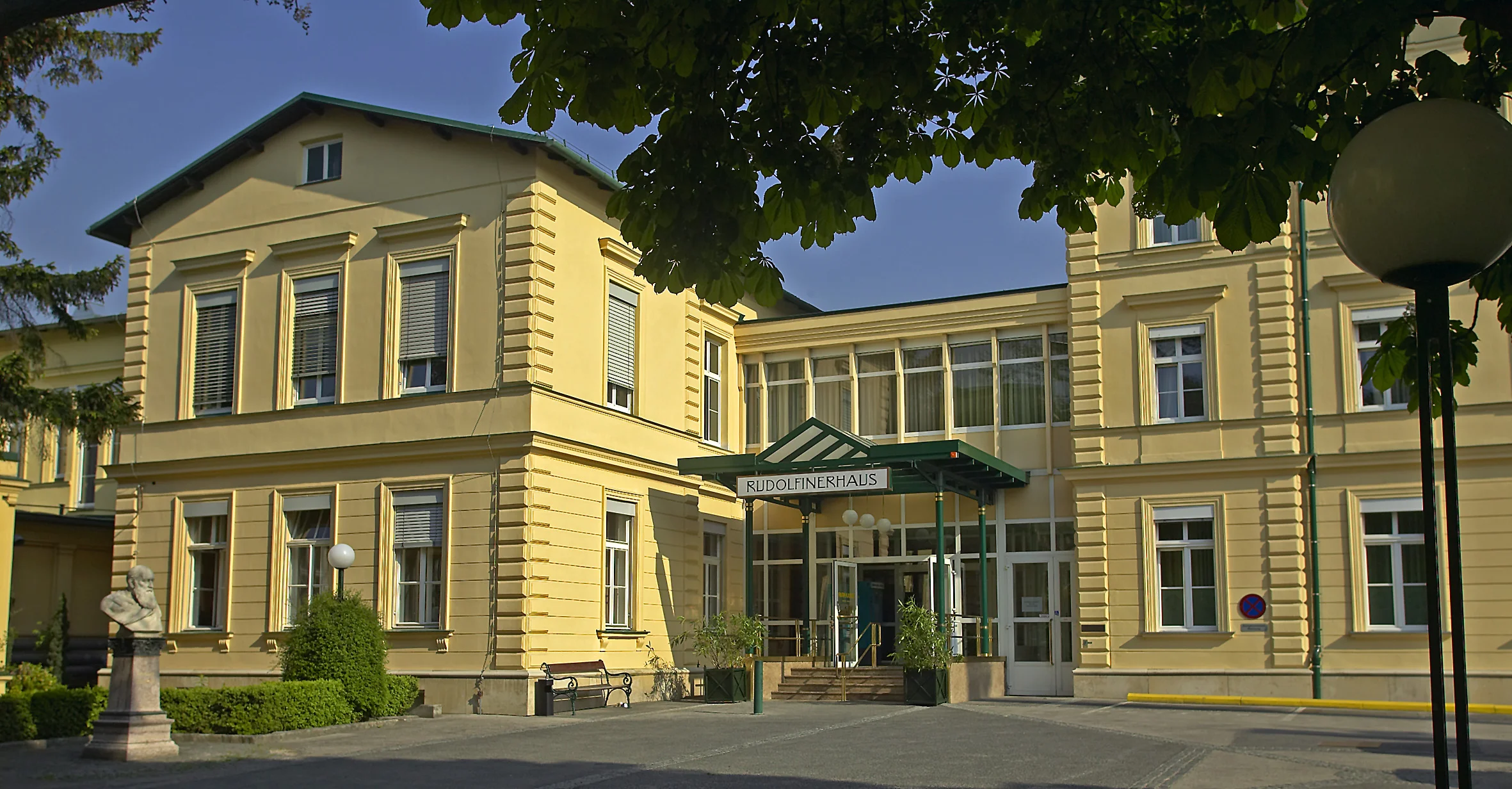 Rudolfiner Haus02.jpg