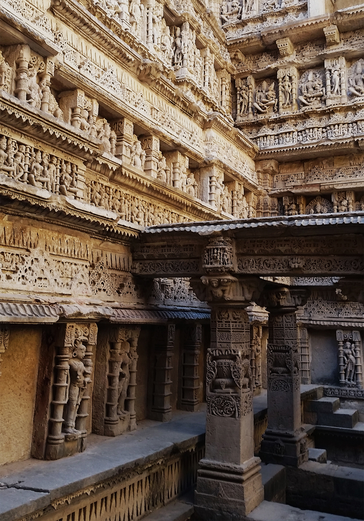 Image 8: A close up of the detail at Ran-ki-vav makes obvious the tension of carved and uncarved, of light and shadow in this method of building. December, 2015. Photograph by Jessie Wilcox