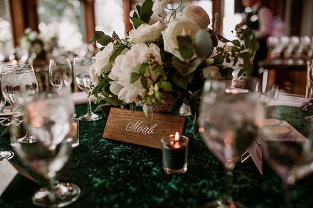 The velvet forest green linens &amp; the dark wood accents paired perfectly the white luscious blooms!🤩We loved bringing all the details together for this design🌿 It also has us super inspired to decorate for the Holiday season🎄 Do you have your C