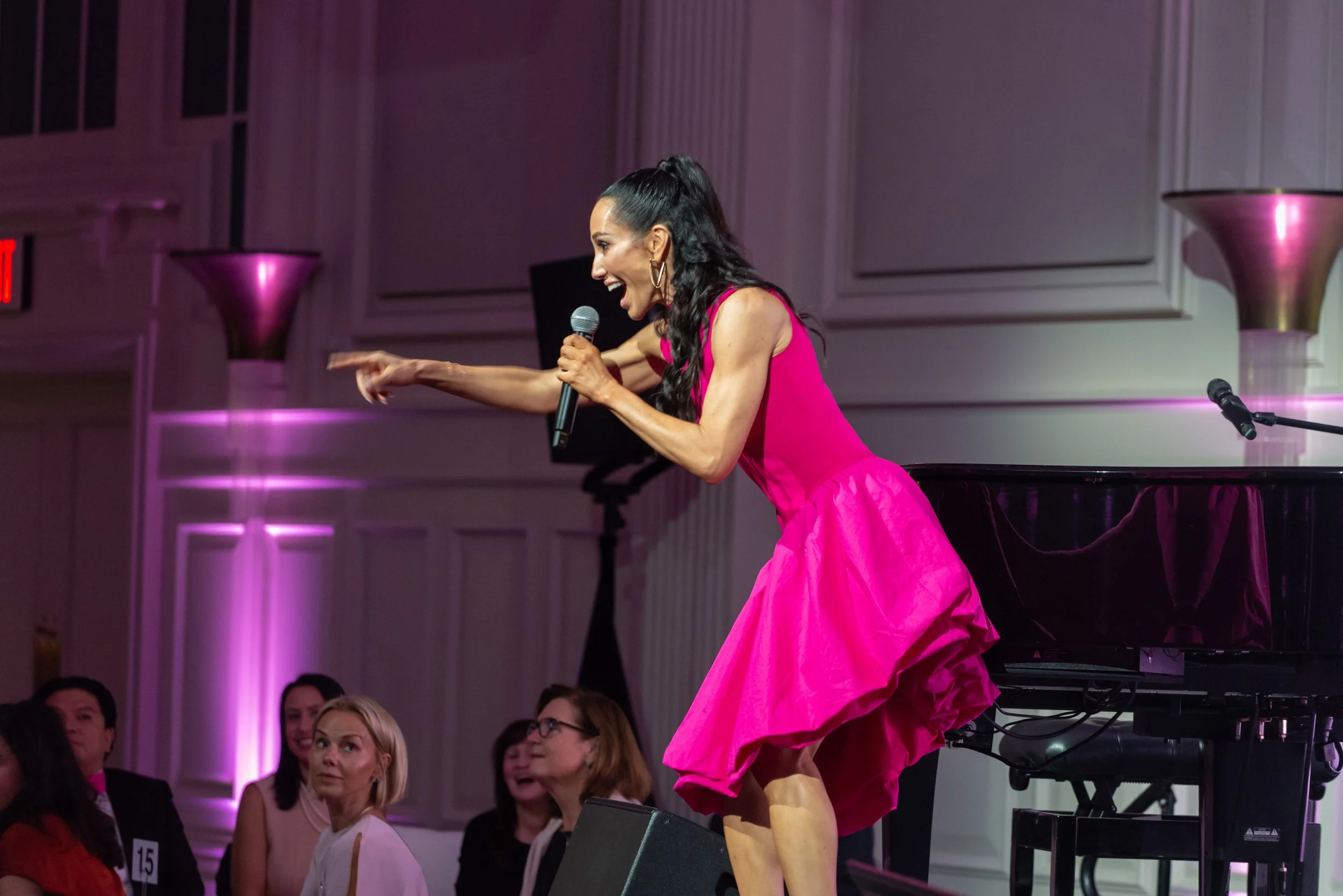 komen-stefanie-resnick-fundraising-party-in-pink.jpg