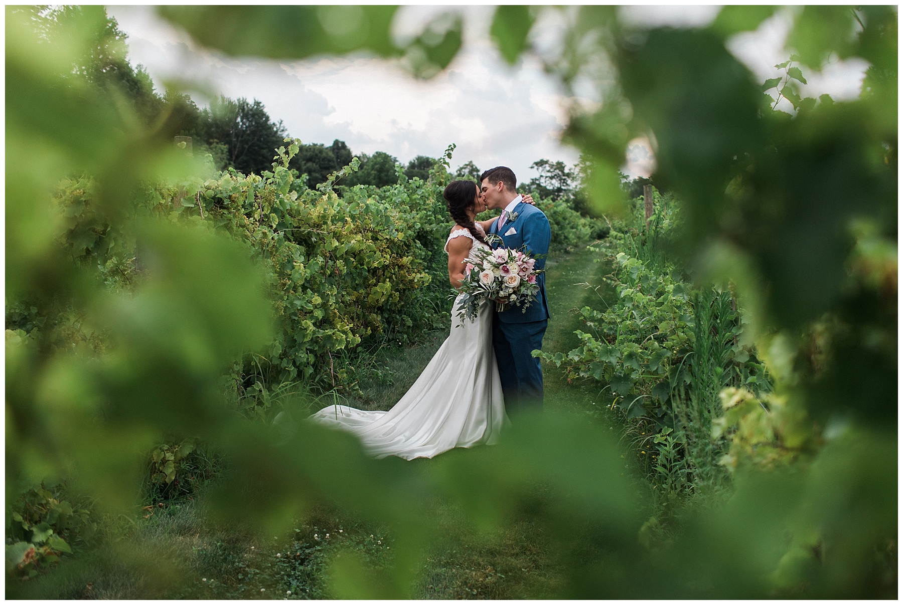 The Vineyards at Pine Lakes Wedding_Columbiana Ohio_L.A.R. Weddings