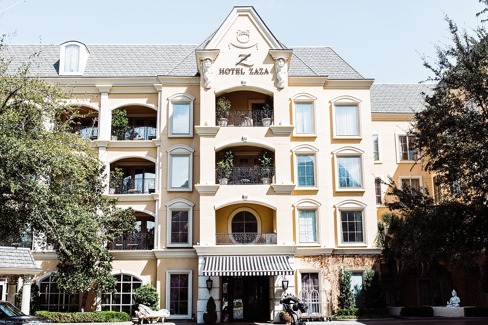 Spring Wedding At Hotel Zaza Dallas, Texas_L.A.R. Weddings_Lindsey Ramdin