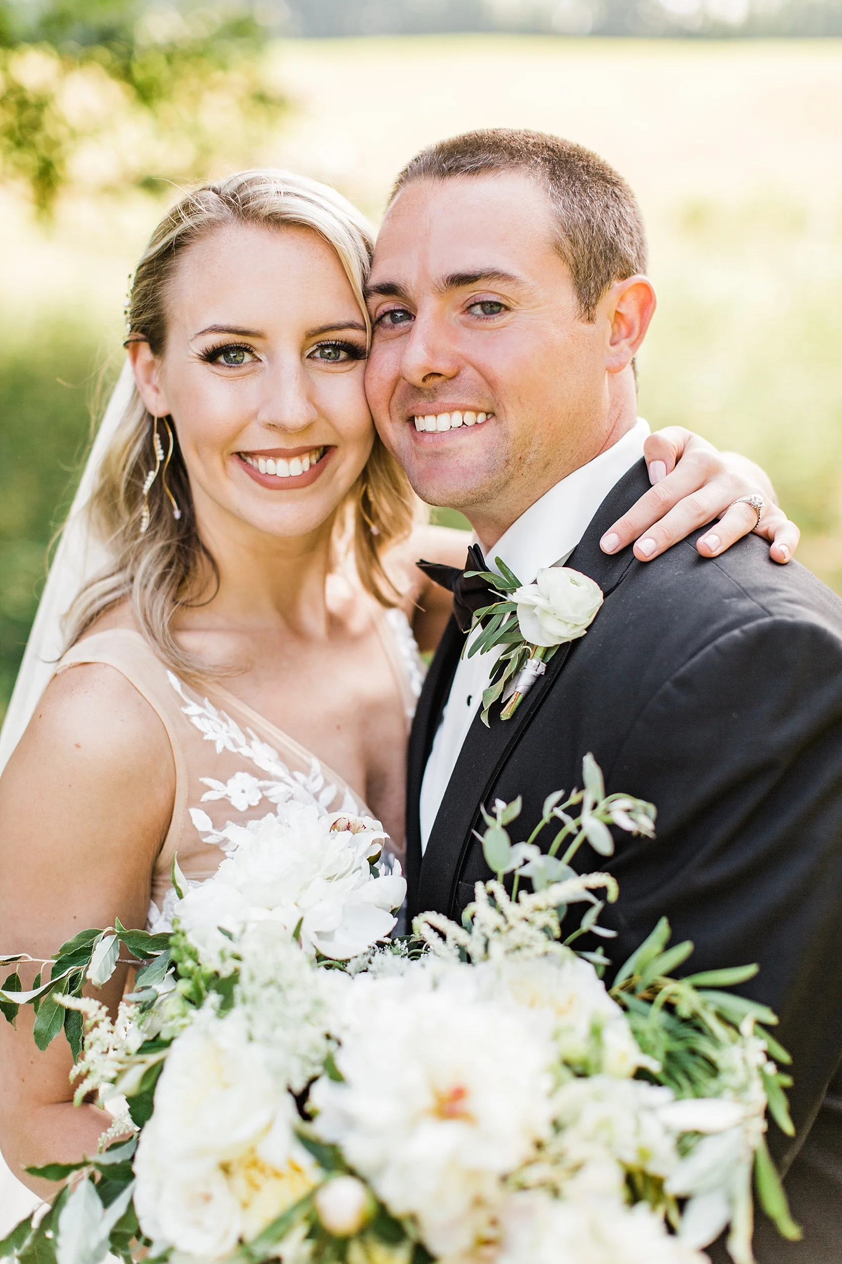 The-Lake-Club-Of-Ohio-Wedding-Youngstown-Wedding-Photographer-L.A.R.Weddings-Lindsey-Ramdin-Best-Wedding-Photographer-Youngstown-Cleveland-Pittsburgh