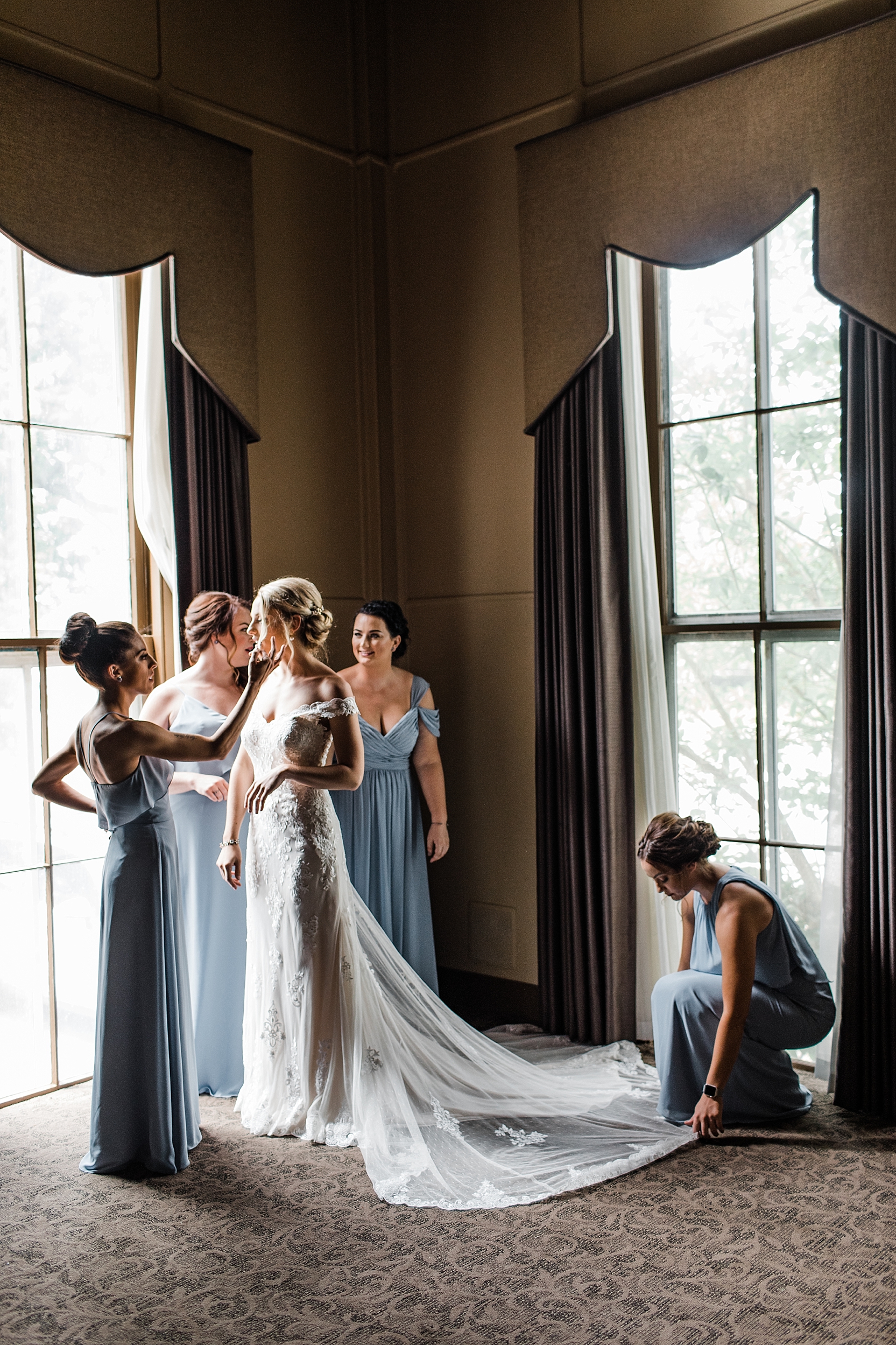 Summer Wedding at the Welshfield Inn | Burton, Ohio | Cleveland, Youngstown, Pittsburgh Wedding Photographer | Lindsey Ramdin