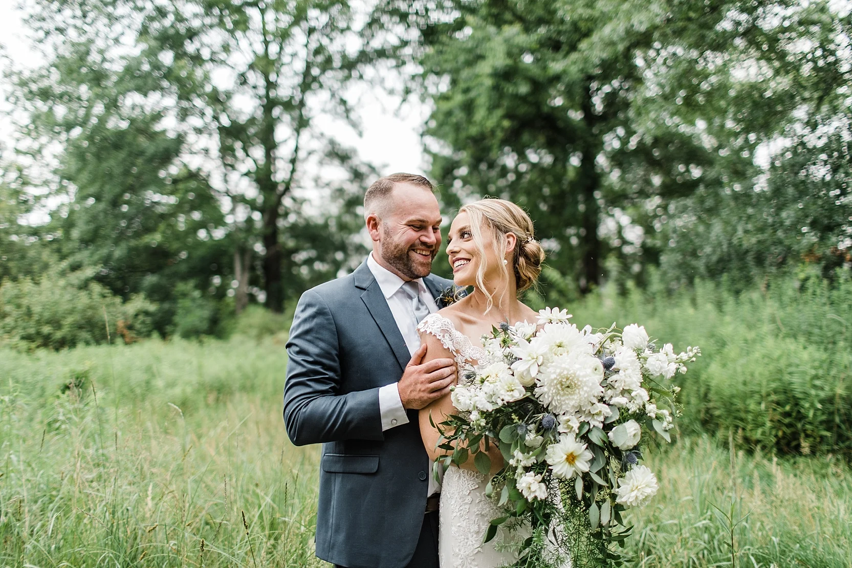 Summer Wedding at the Welshfield Inn | Burton, Ohio | Cleveland, Youngstown, Pittsburgh Wedding Photographer | Lindsey Ramdin