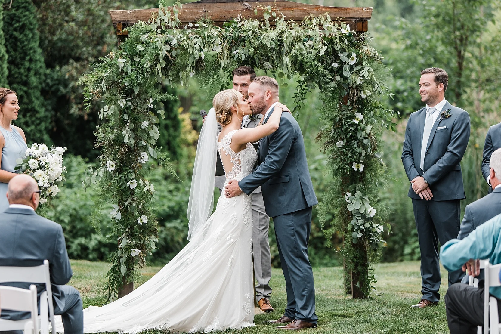 Summer Wedding at the Welshfield Inn | Burton, Ohio | Cleveland, Youngstown, Pittsburgh Wedding Photographer | Lindsey Ramdin