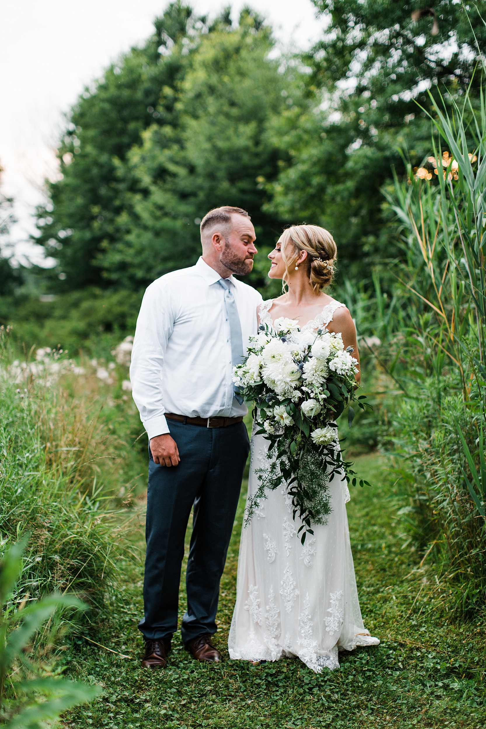 Summer Wedding at the Welshfield Inn | Burton, Ohio | Cleveland, Youngstown, Pittsburgh Wedding Photographer | Lindsey Ramdin