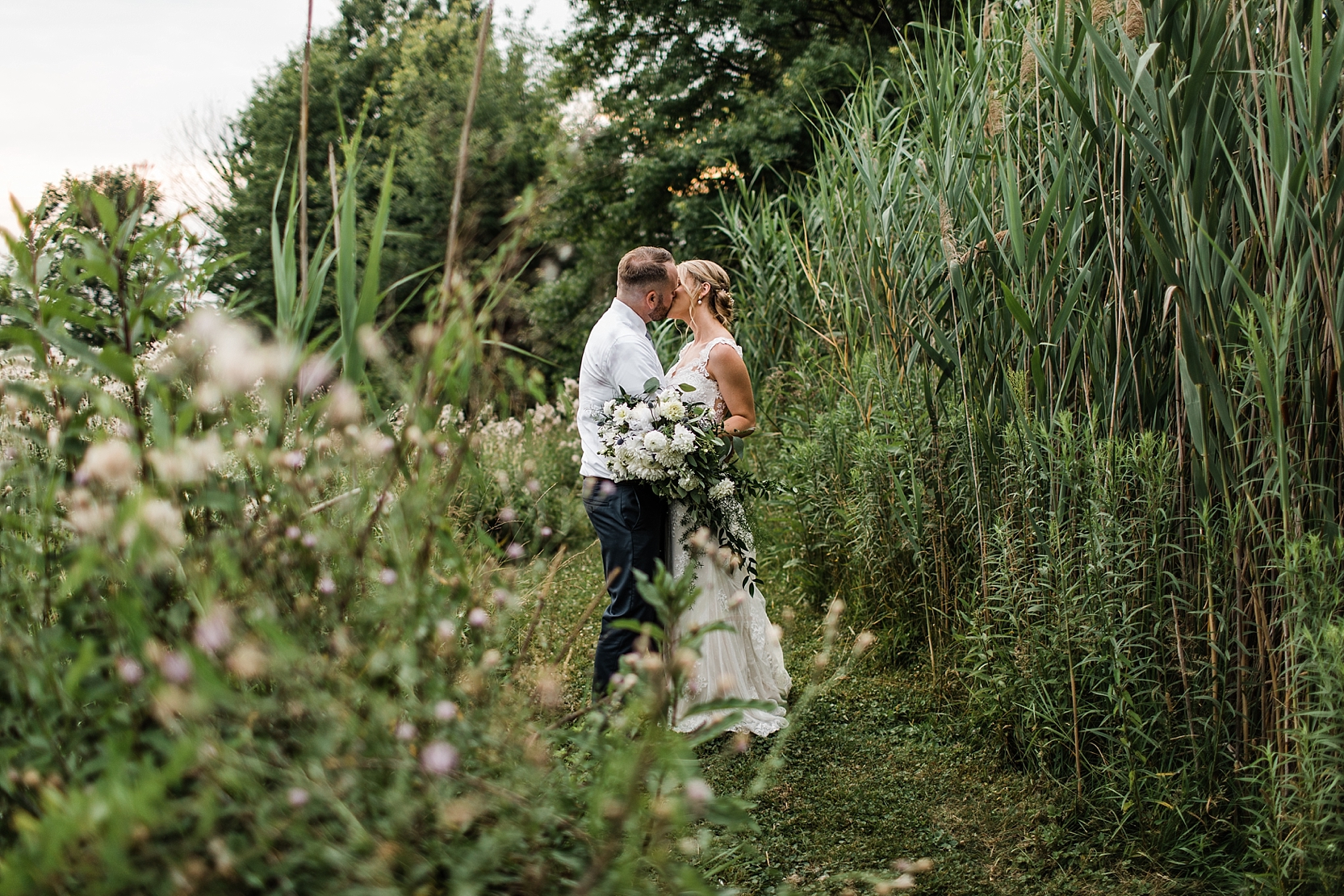 Summer Wedding at the Welshfield Inn | Burton, Ohio | Cleveland, Youngstown, Pittsburgh Wedding Photographer | Lindsey Ramdin