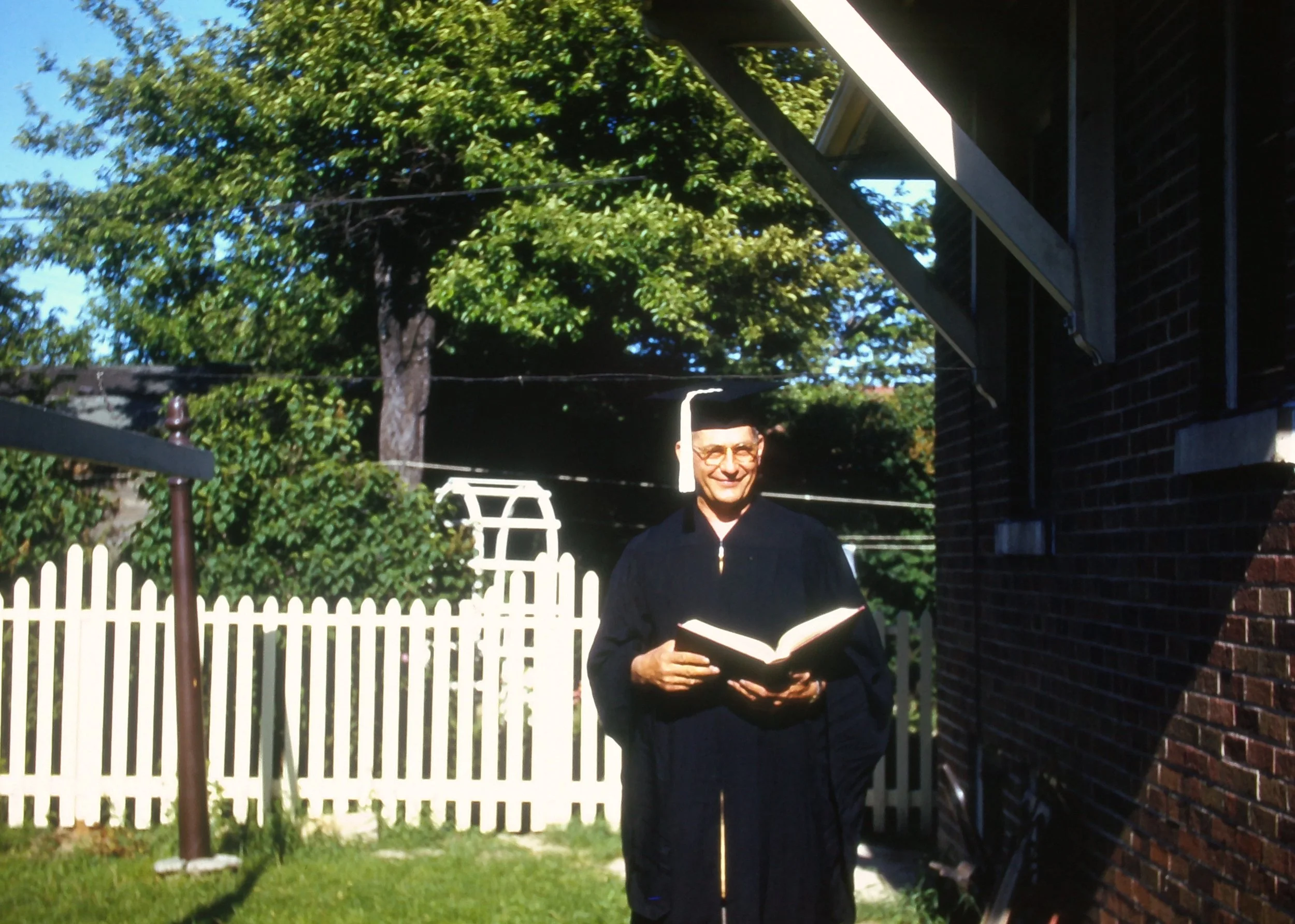 SLIDE_FriendsNeighbors_Graduate01.JPG