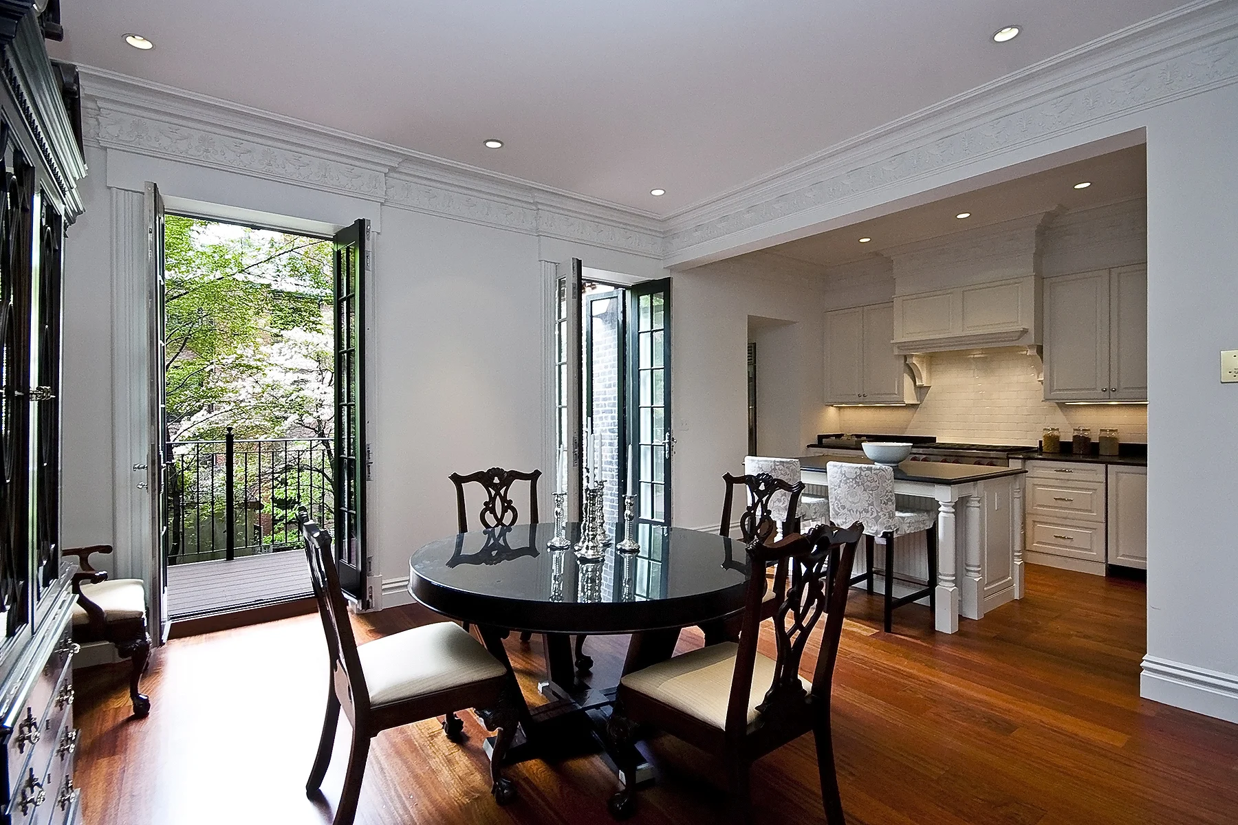 2_dining_01_66mtvernon.jpg