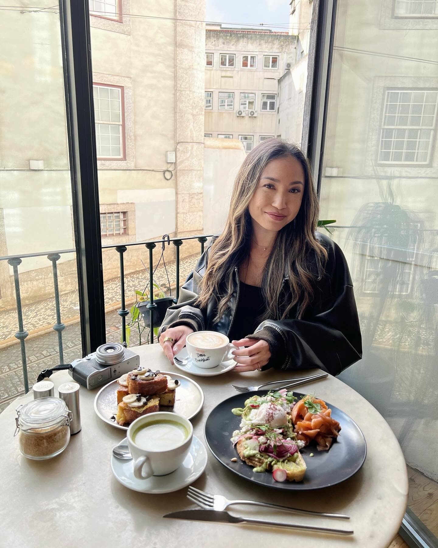 The perfect breakfast / tram viewing spot