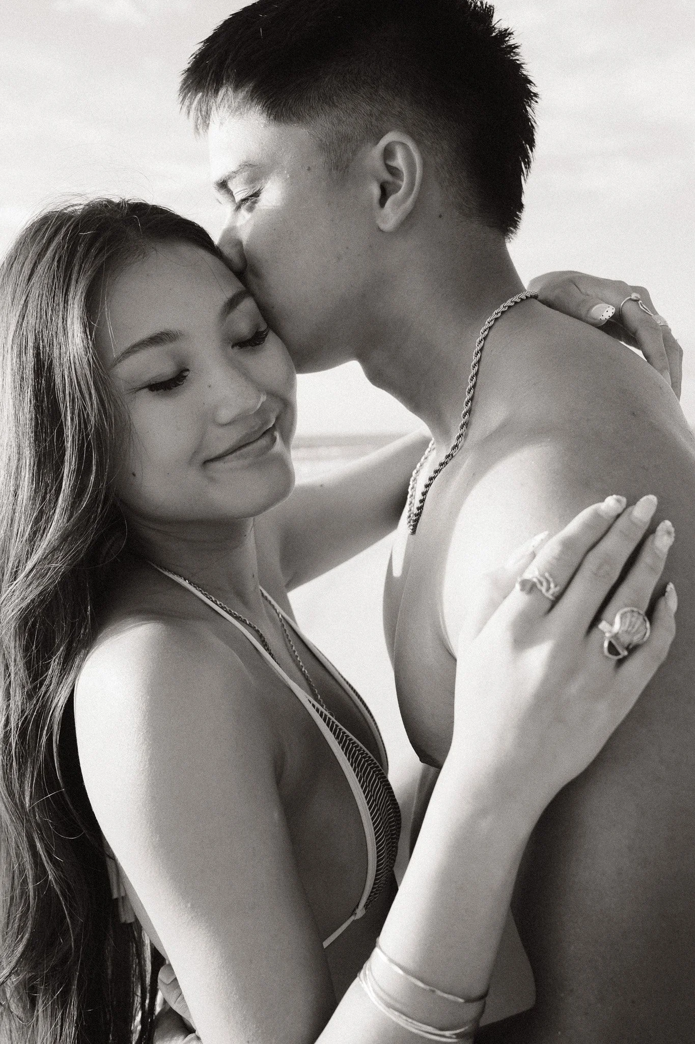Black and White - Hawaii Couples Point and Shoot Fujifilm Session at North Shore Beach by Oahu Photographer Desiree Leilani