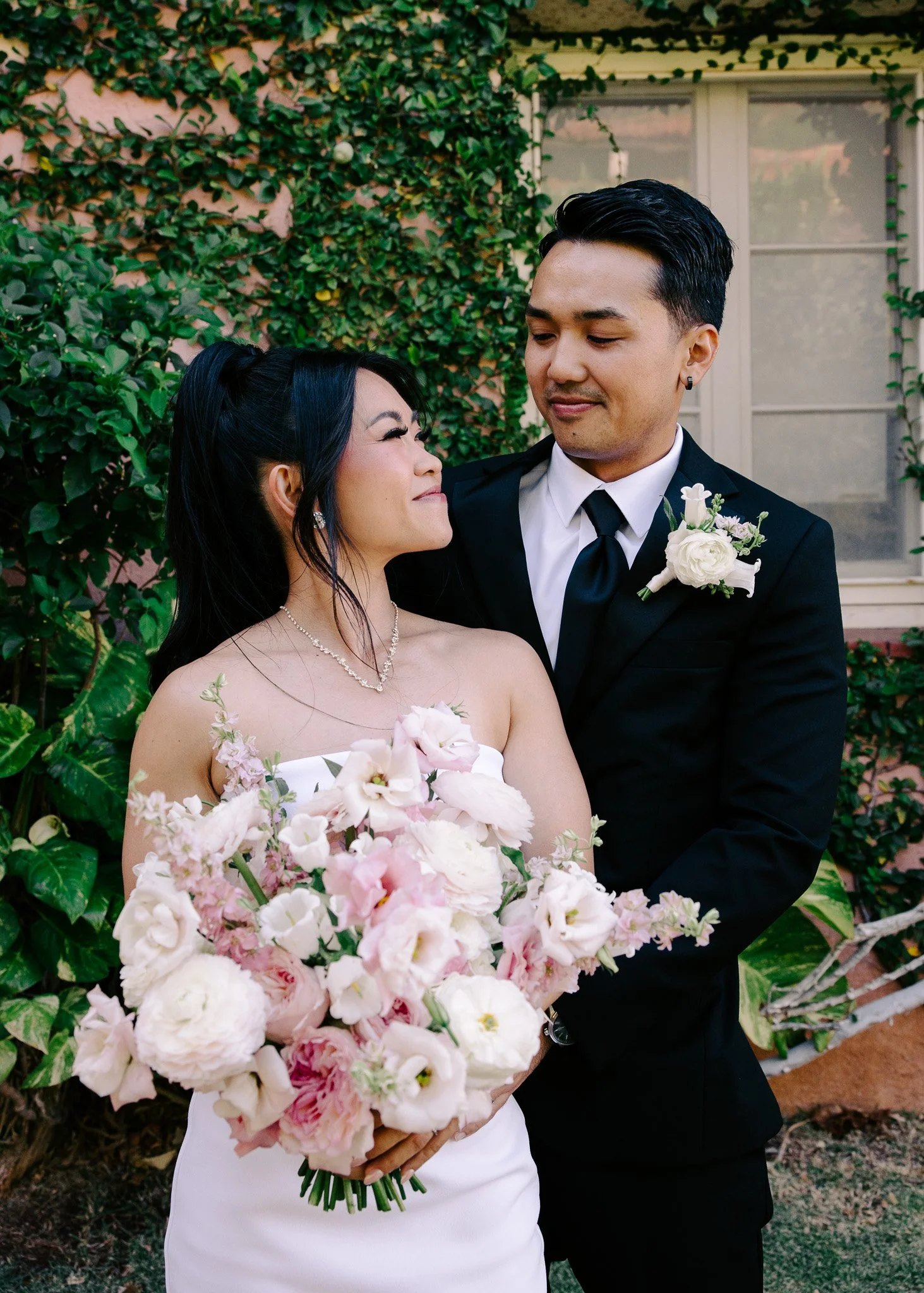 Taylor and Stanley Wedding at La Pietra Hawaii by Oahu Wedding Photographer Desiree Leilani