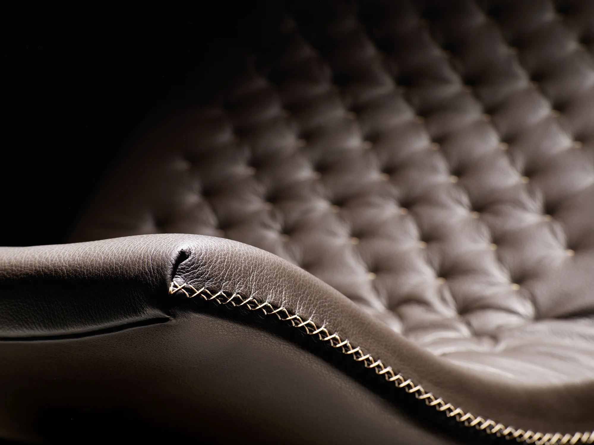 desede_ds-51_armchair_leather_detail_02 (1).jpg