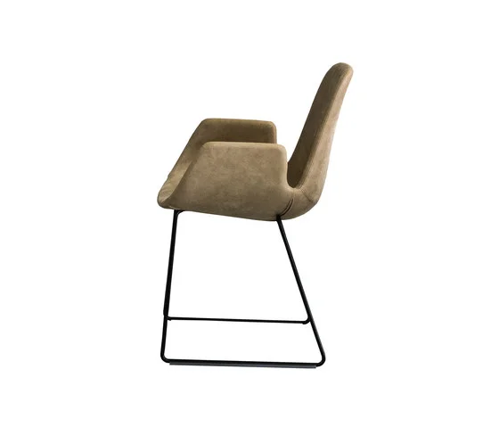 step-armachair-b.jpg