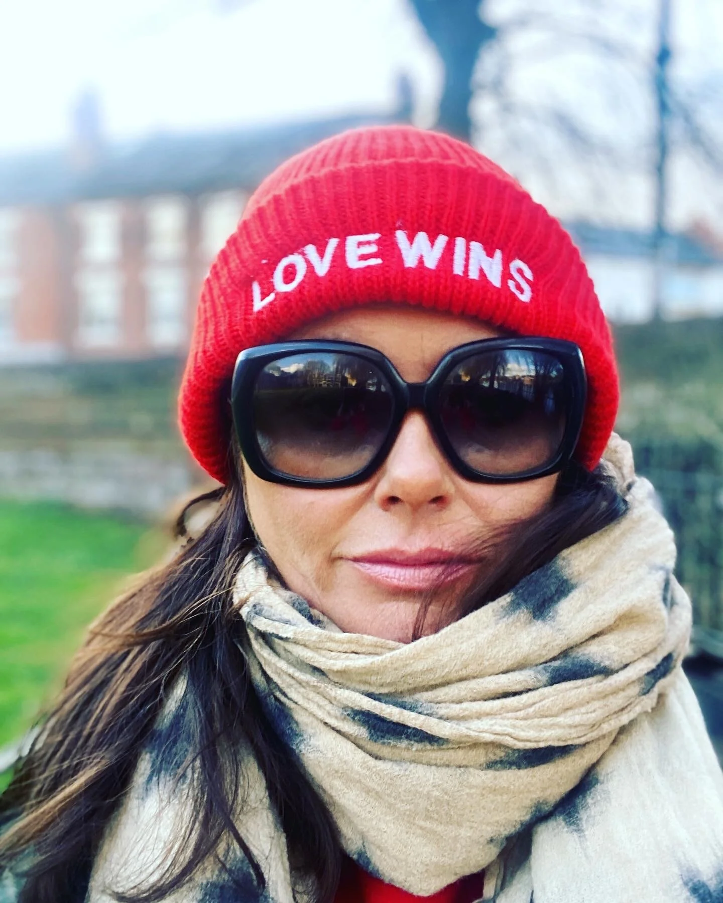 2D64E33A-B938-4230-ACEF-AFC40C9B0E9F