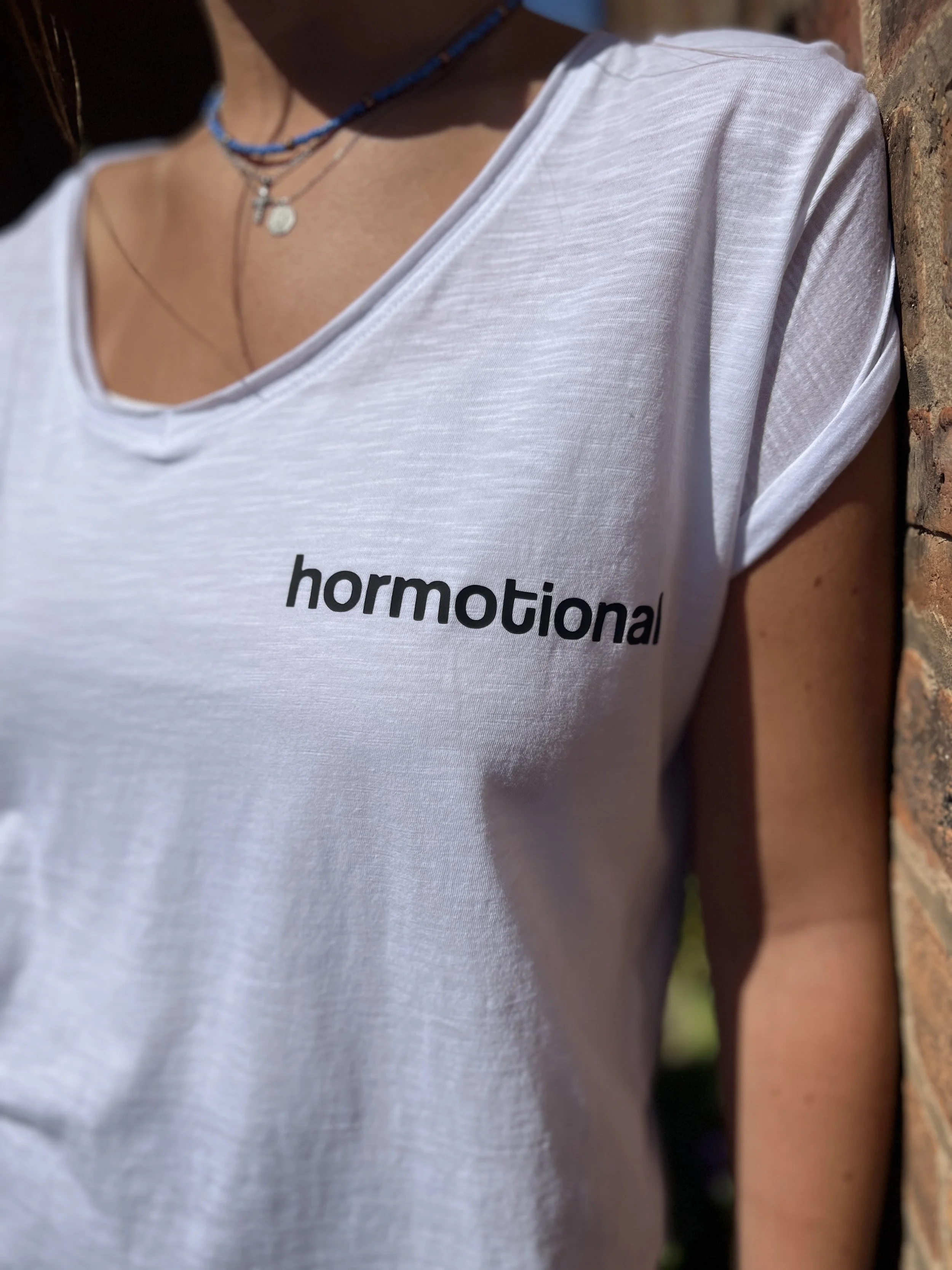 HORMOTIONAL- T-shirt