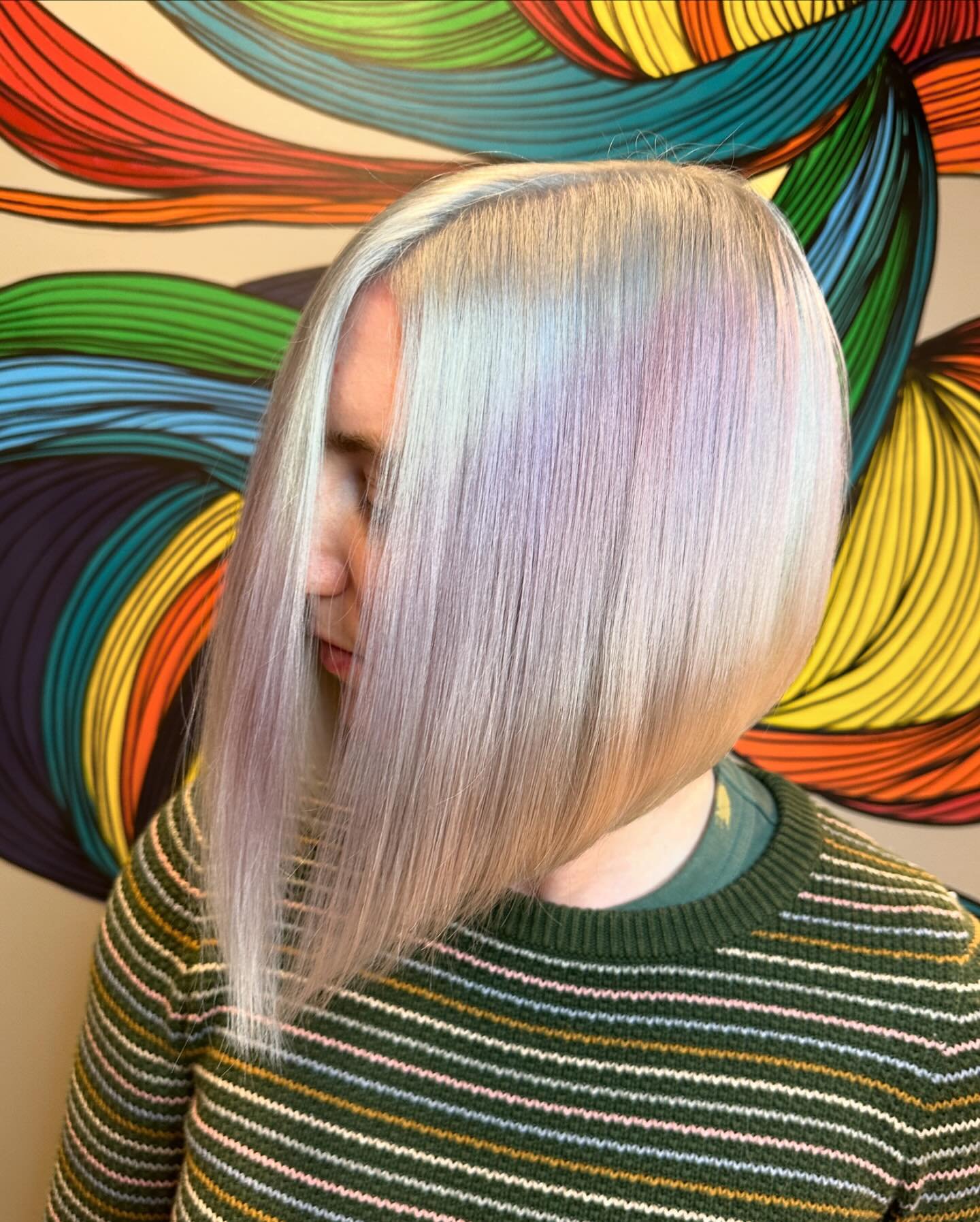 Creating a beautiful BLONDE with a soft shimmer of Pastel Lilac shine line. 💜😍✨

Color/Cut by @thehaircraftsman 

#adelaidehairsalon #blowitsahairthing #adelaide #hairsalon #adelaidecolourist #adelaidesalon #adelaidehairstylist #adelaidehair #goodh