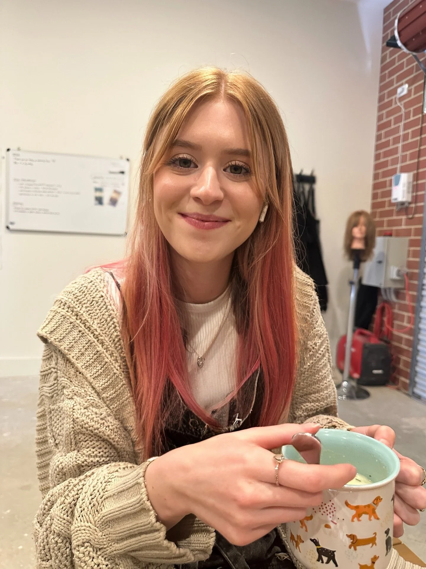 Who needs Google when we have Chantel at the front desk to remind us of everything? 😂 Yes it is her special day. HAPPY BIRTHDAY to this absolute champ! ❤️😘 Hope you&rsquo;re having the best day! 🎉🎁

#adelaidehairsalon #blowitsahairthing #adelaide