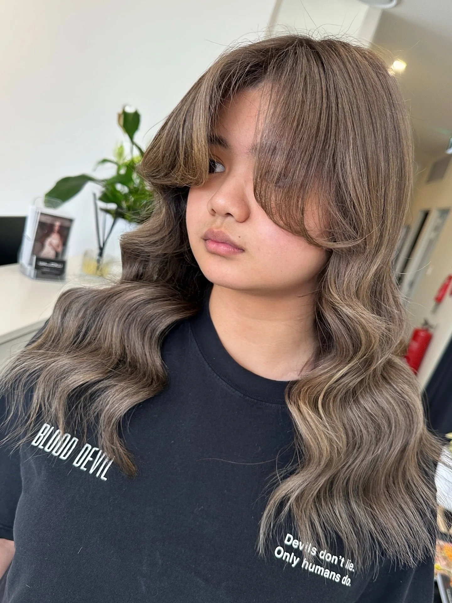 No longer hiding from the timid person, she came to make an impact. Bold, fearless, and unapologetic. 👌🤩❤️

Cut/Colour by @hairbyhungtran
Assist by @simmyatelier 

#adelaidehairsalon #blowitsahairthing #adelaide #hairsalon #adelaidecolourist #adela