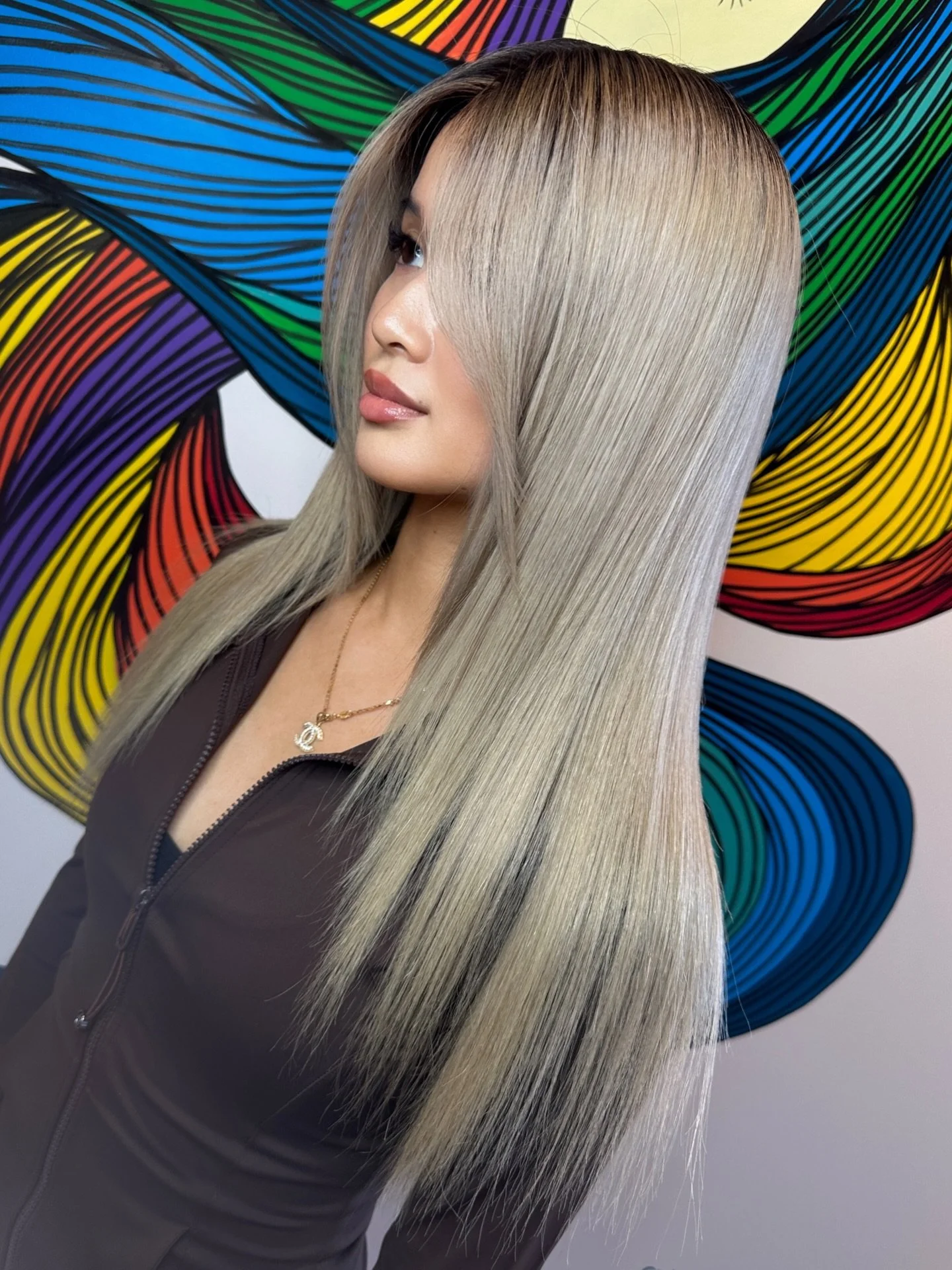 Took a different path and crafted a blend over grown bleach regrowth. Think we aced the style with zillions of tiny foils. 😂❤️👌

Cut/Colour by @hairbyhungtran 
Colour Assist by @_itsagingerthing 

#adelaidehairsalon #blowitsahairthing #adelaide #ha