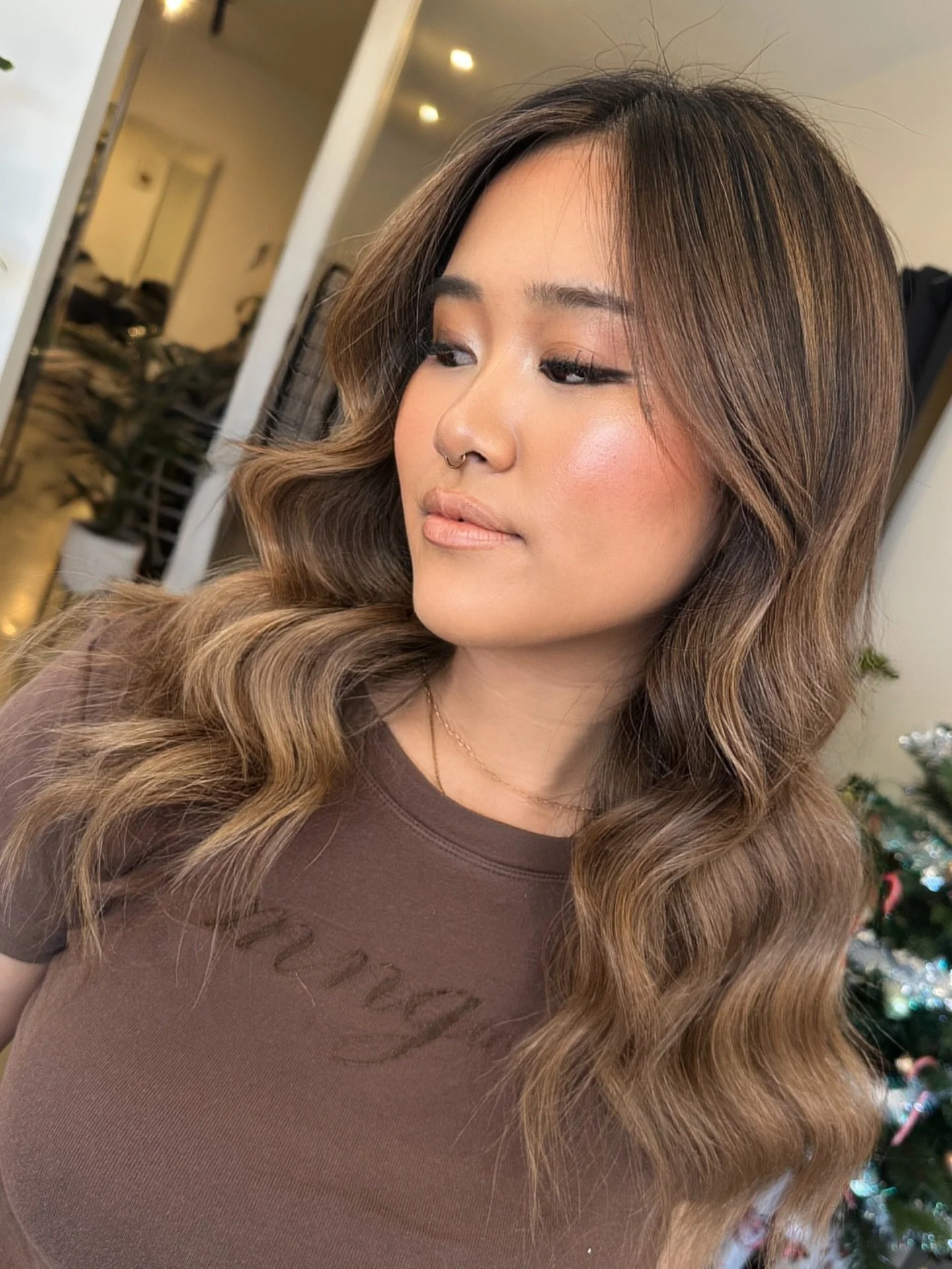 Adding more depth and richness with this gorgeous BRONDE. ❤️🥰✨ How much healthier does it look?

Cut/Colour by @hairbyhungtran 
Colour Assist @simmyatelier 

#adelaidehairsalon #blowitsahairthing #kilkenny #adelaidecolourist #hairbyhungtran