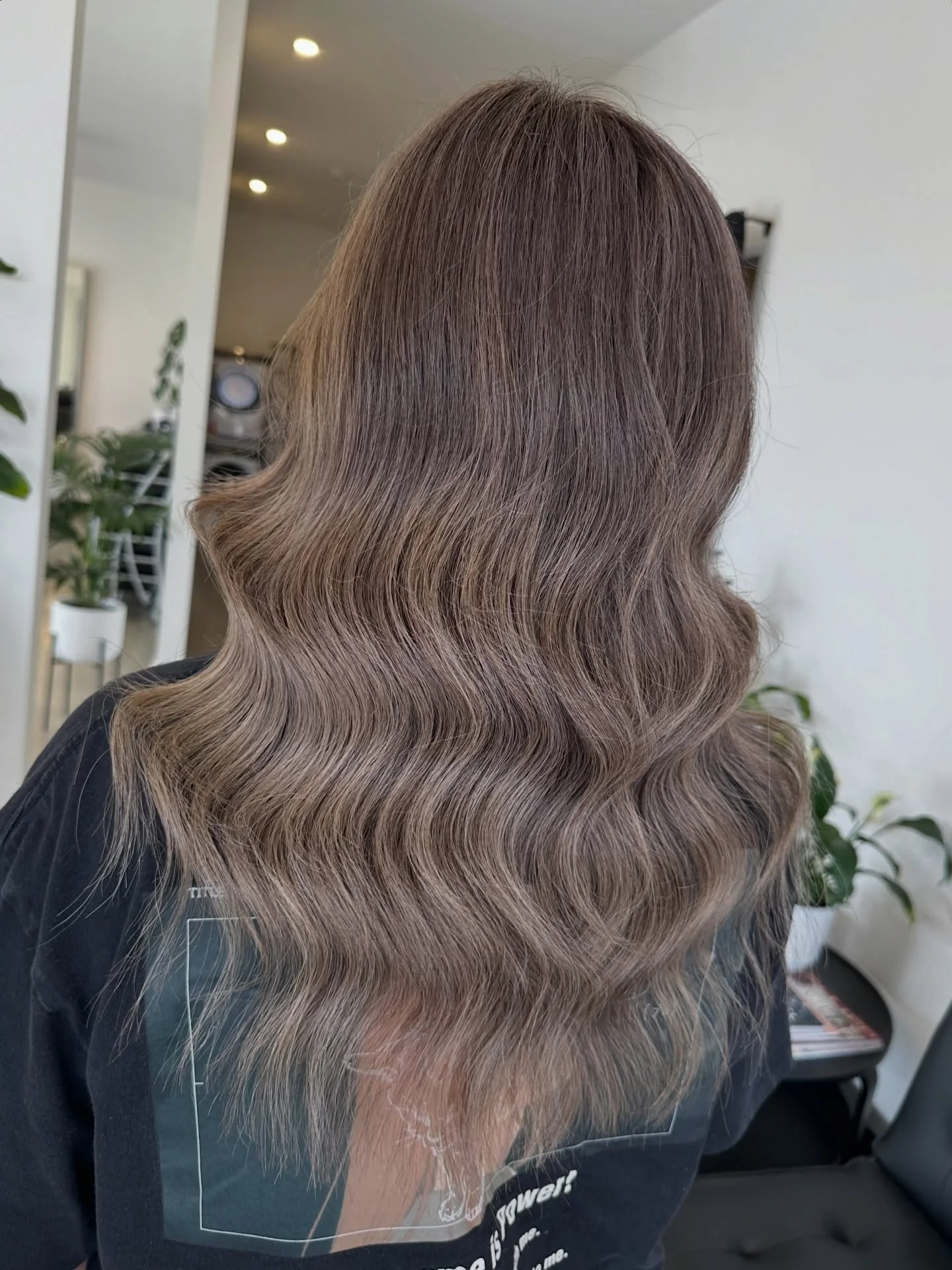 Mushroom BRONDES. ❤️🥰🙏 Trendy, sophisticated, and versatile cool toned hair that is a ashy blend of light brown and dark blonde. 😇

Cut/Colour by @hairbyhungtran 
Colour Assist by @simmyatelier 

#blowitsahairthing #kilkenny #adelaidecolourist #ad