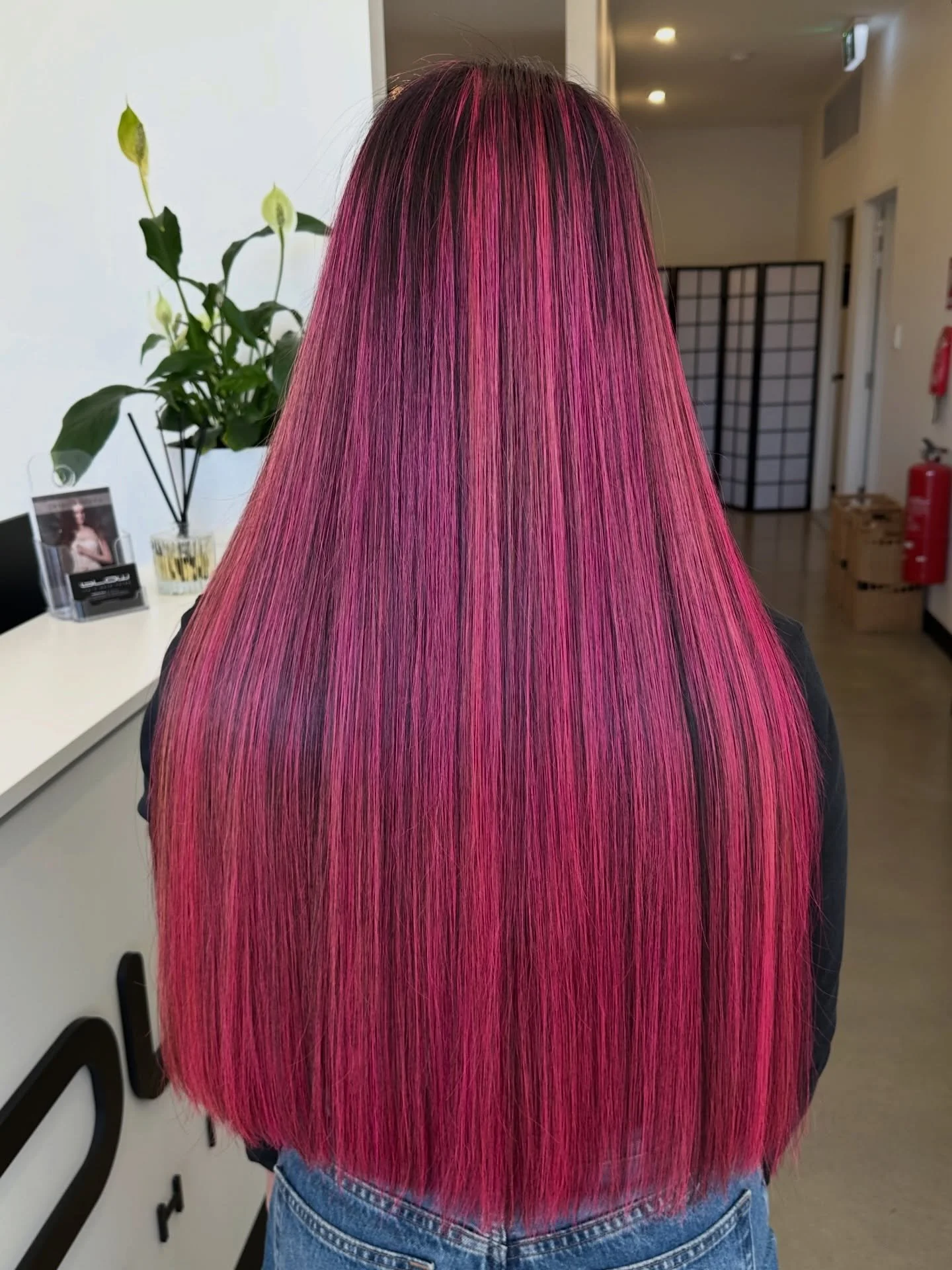 RASPBERRY PINK 💕🌸💓 Pink is not just a colour, it&rsquo;s a statement. 

Colour/Cut by @hairbybillieclark 
Colour Assist by @simmyatelier 

#adelaidehairsalon #blowitsahairthing #kilkenny #adelaidecolourist #adelaidesalon